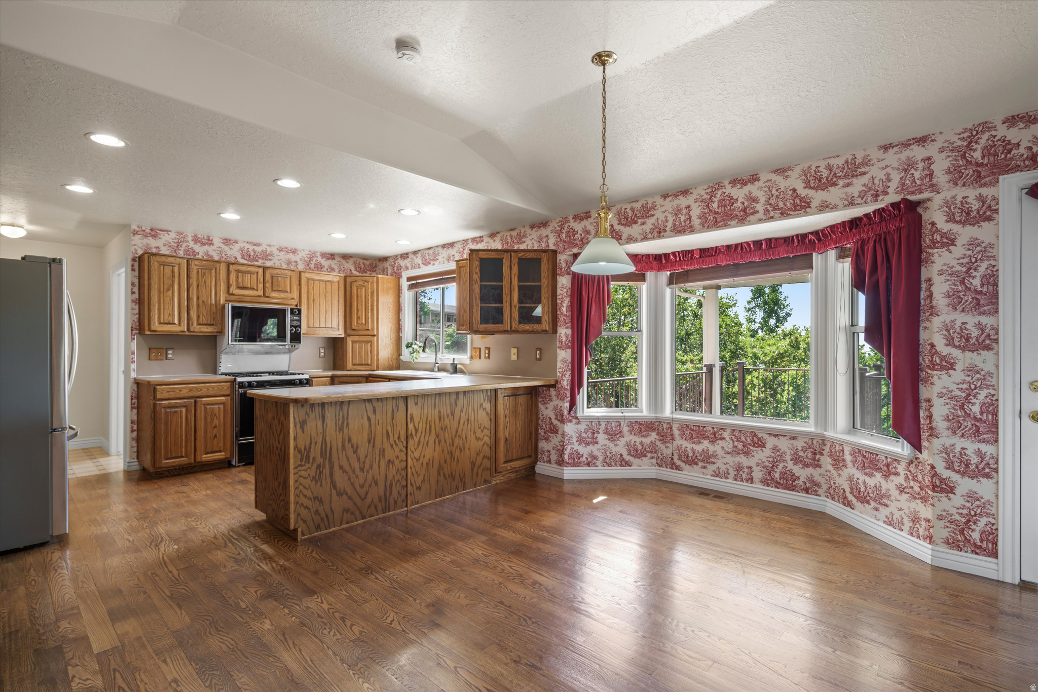 main property photo 13