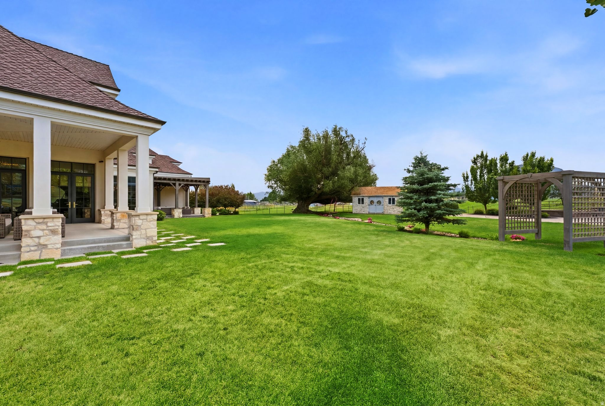 main property photo 24