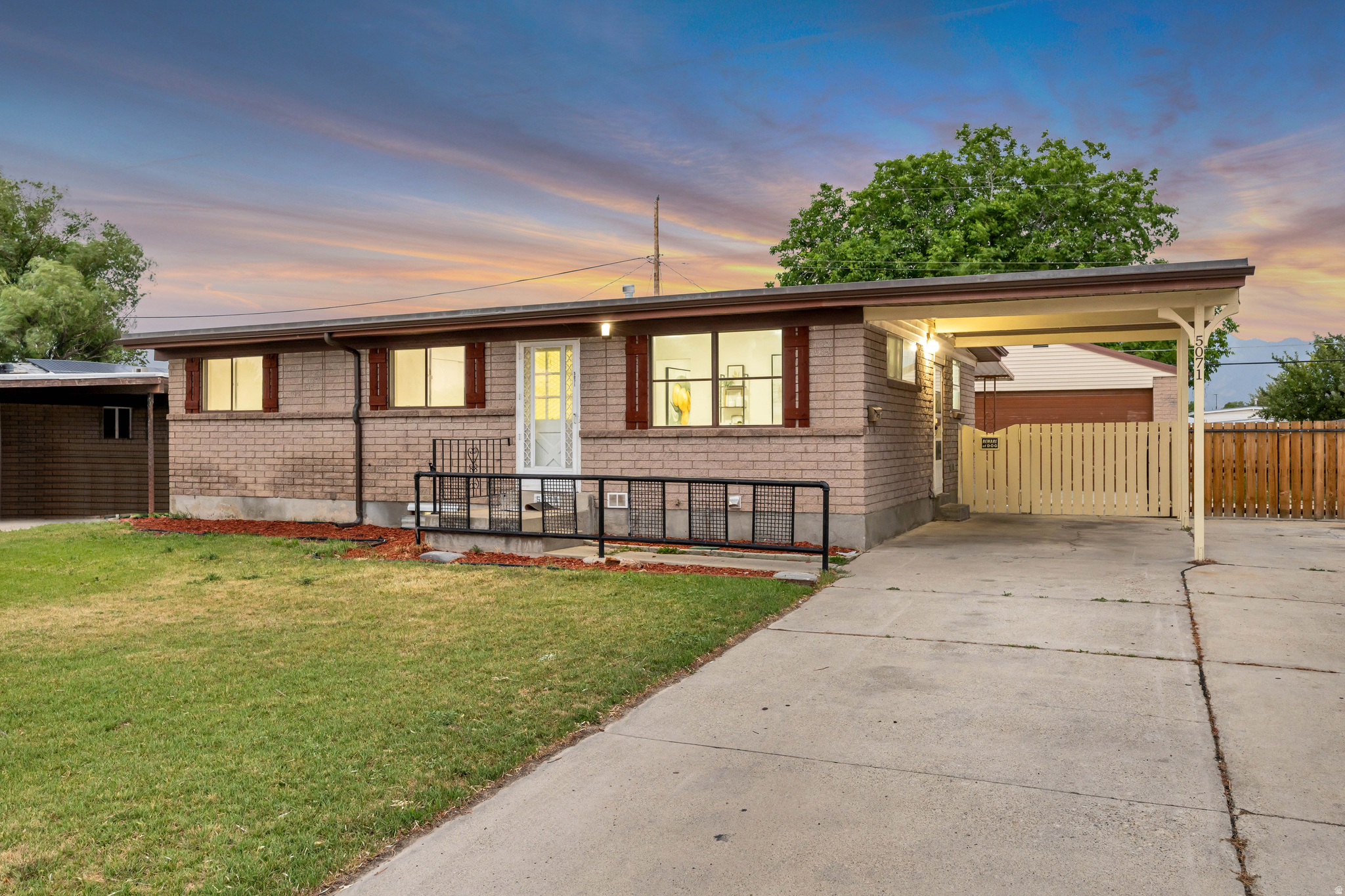 main property photo 25