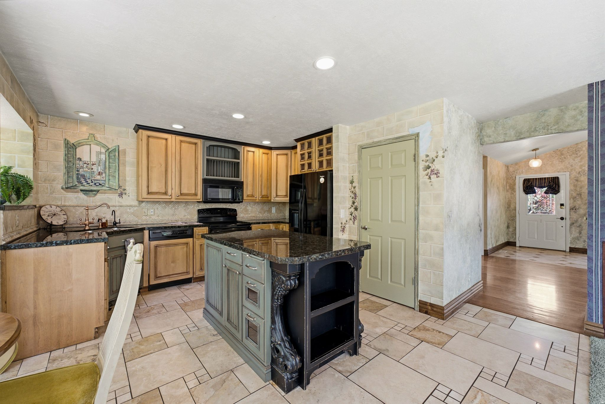 main property photo 15