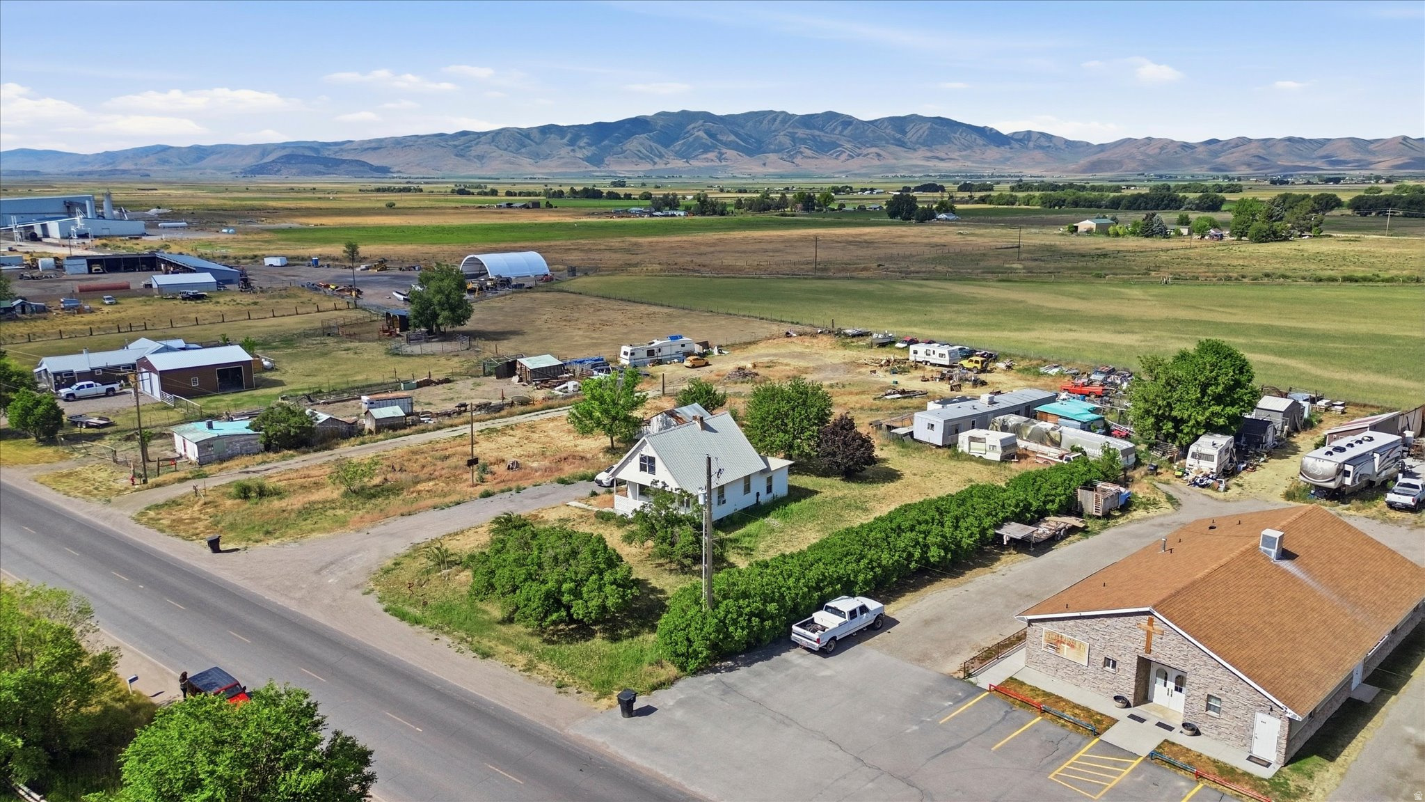 main property photo 34
