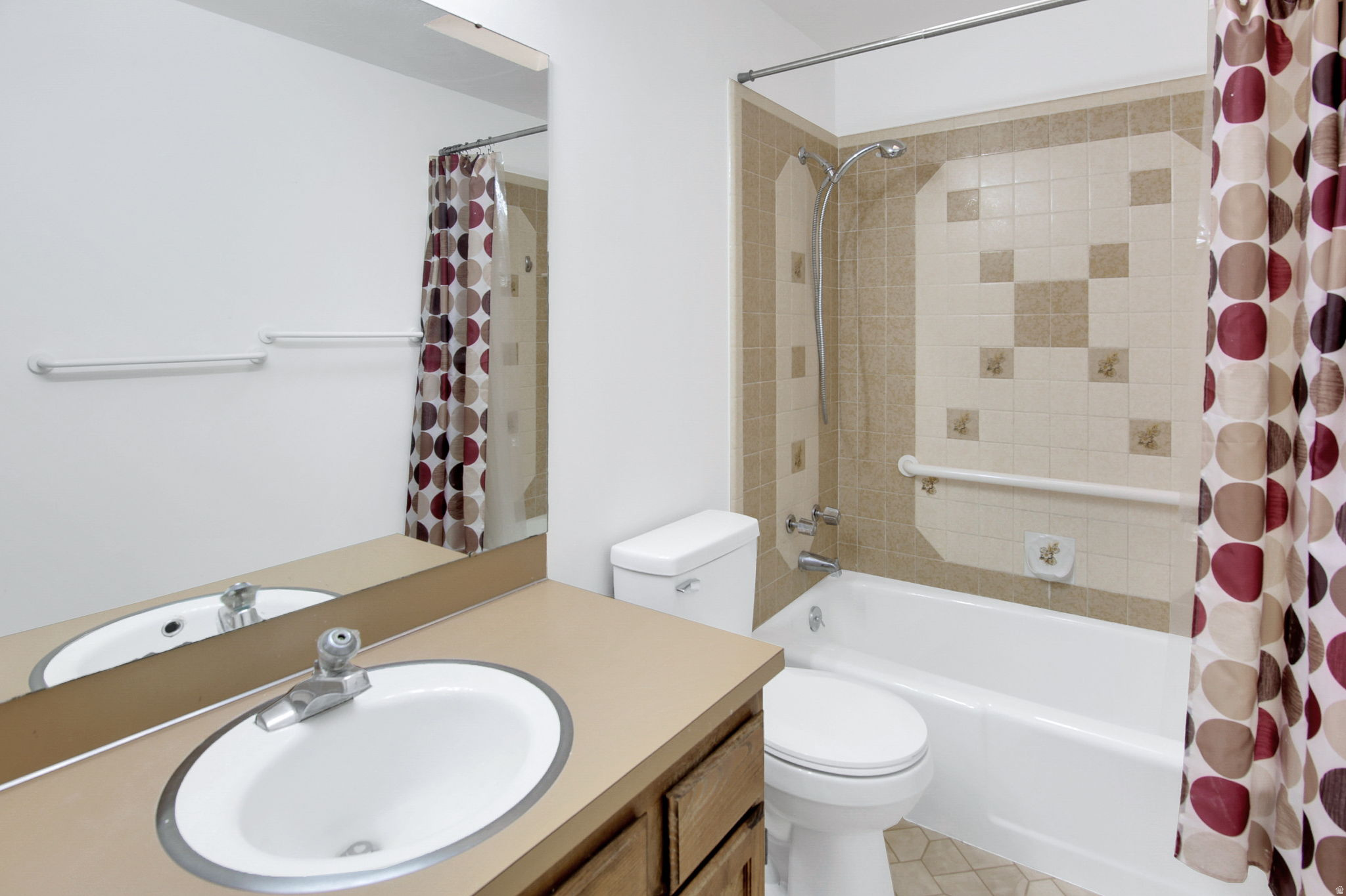 main property photo 13