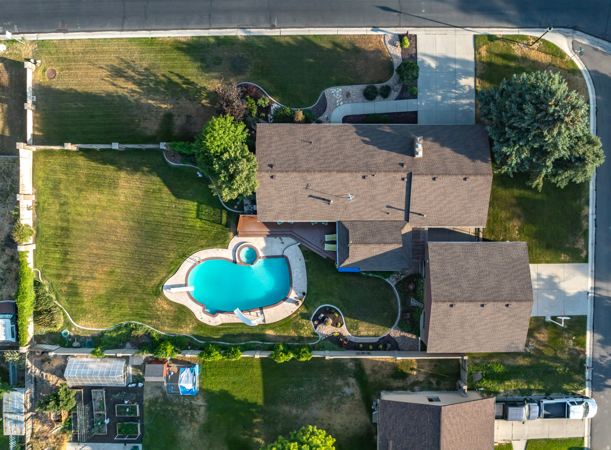 main property photo 47