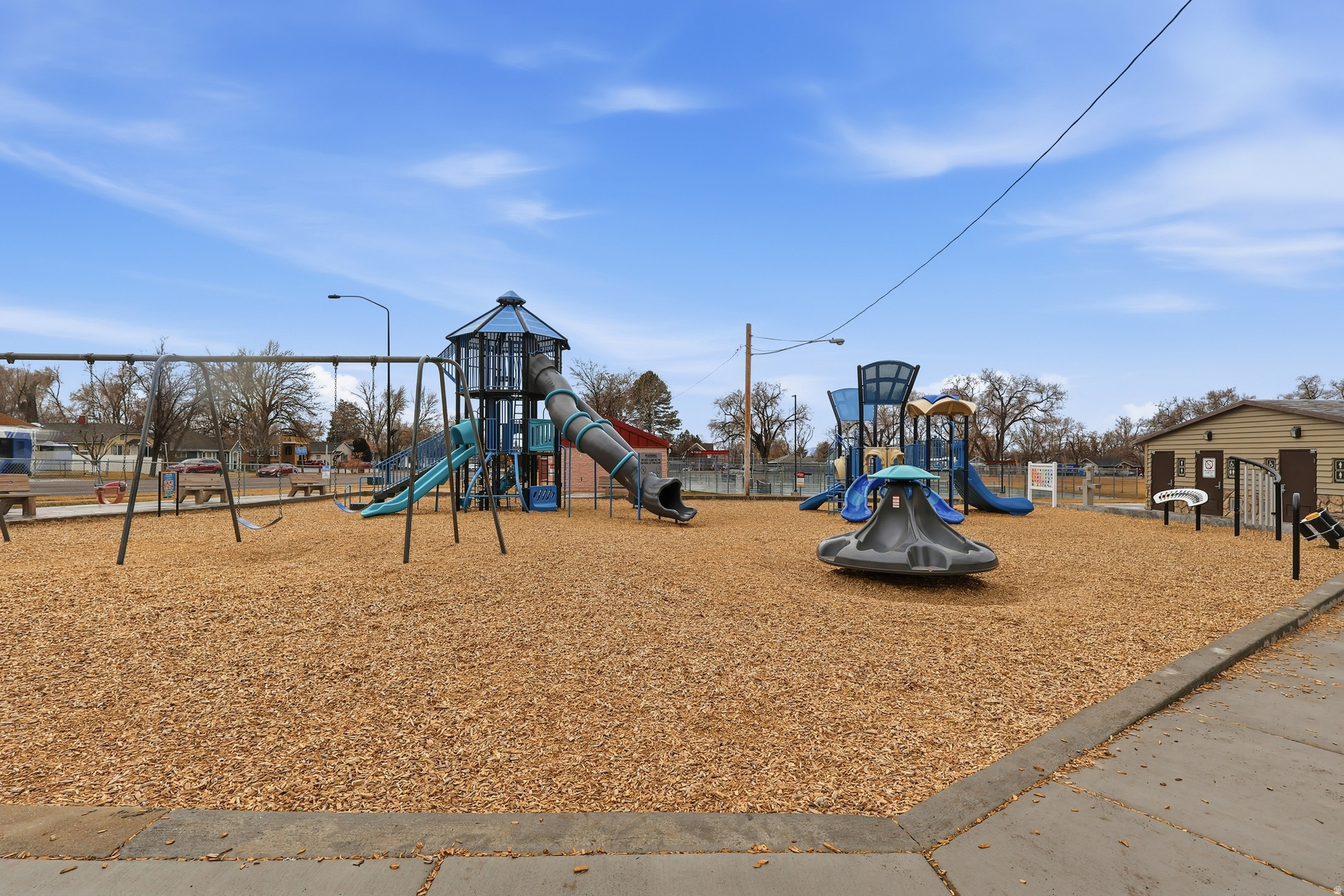 main property photo 23