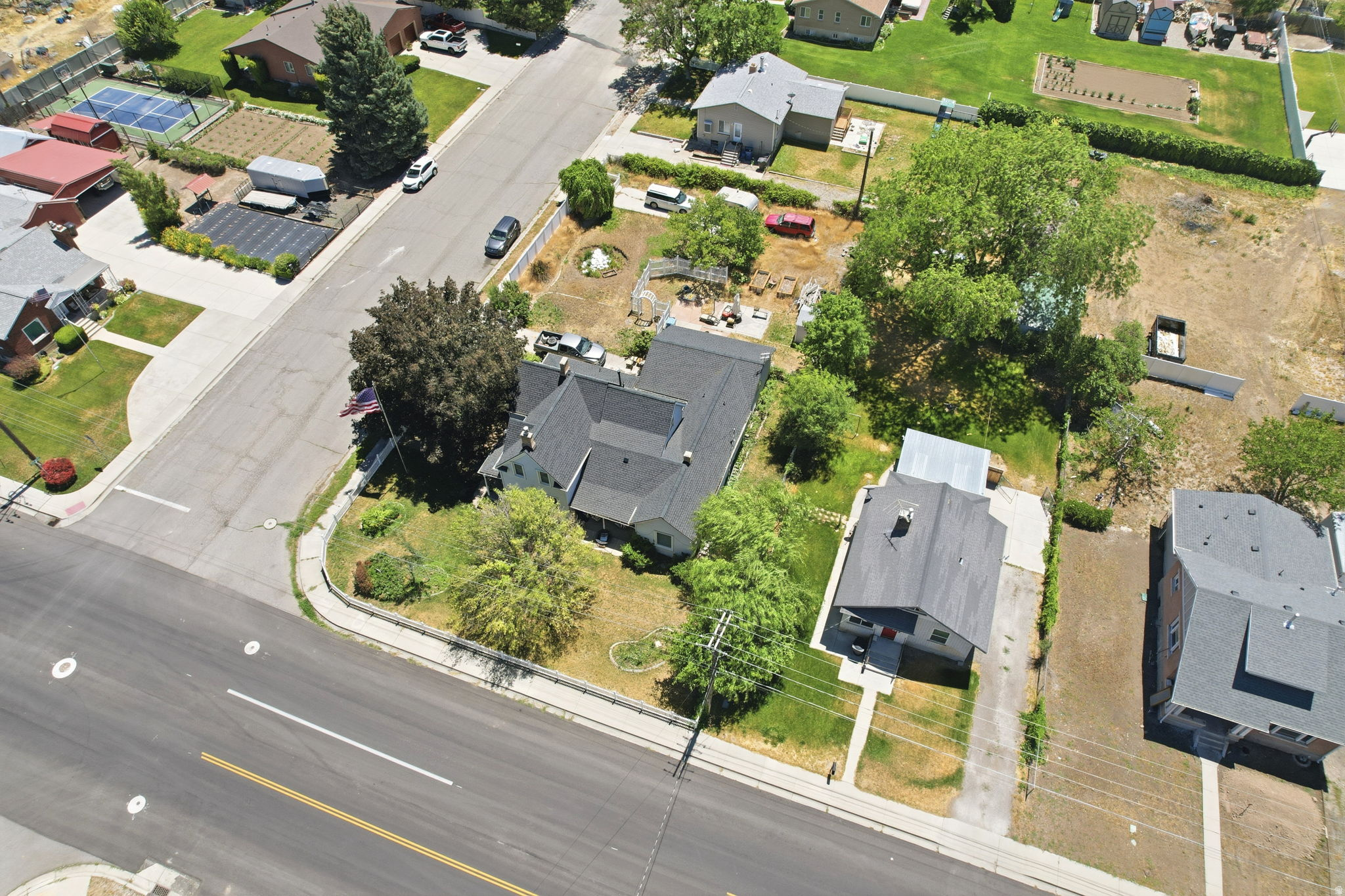 main property photo 37