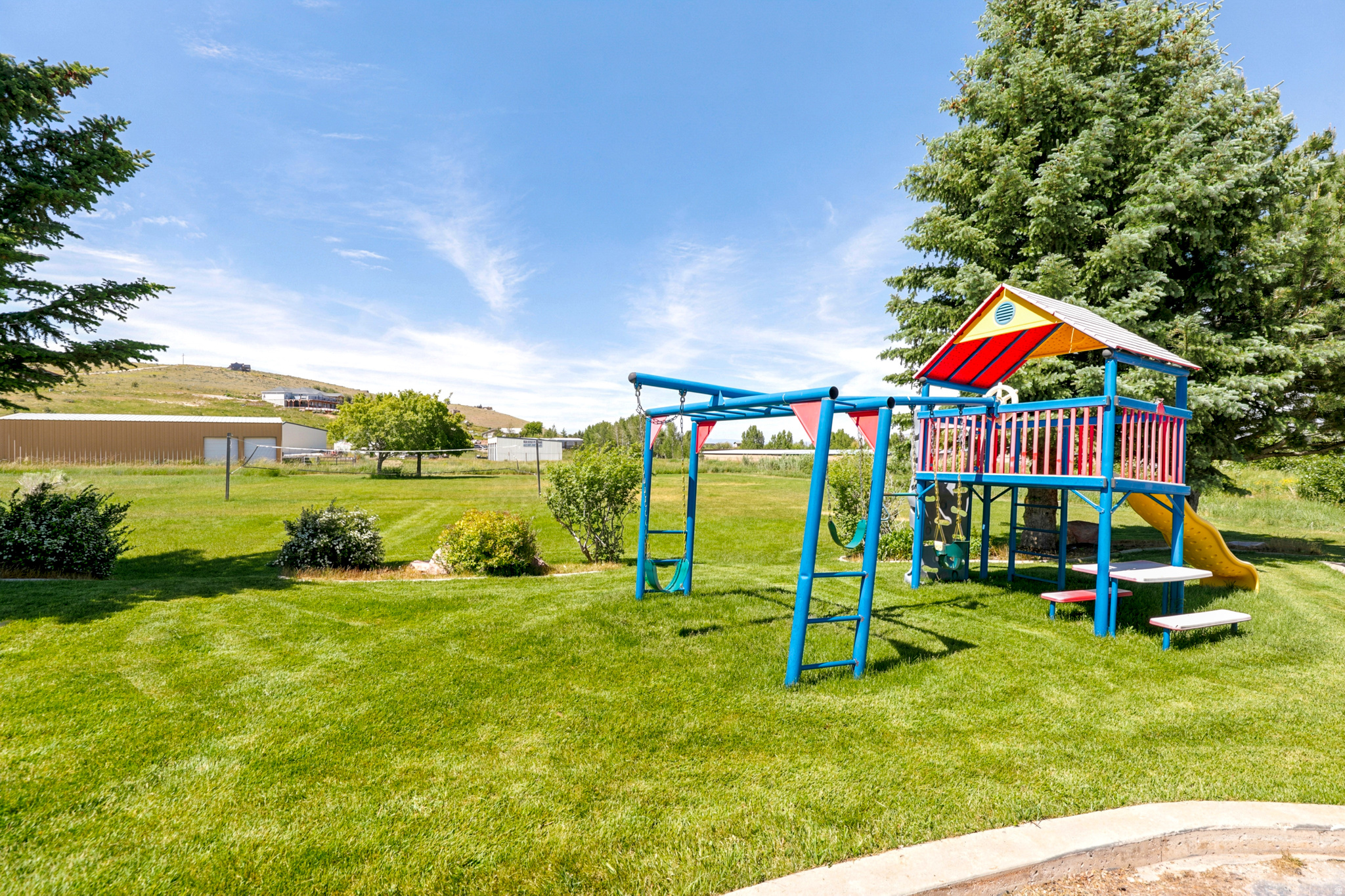 main property photo 23