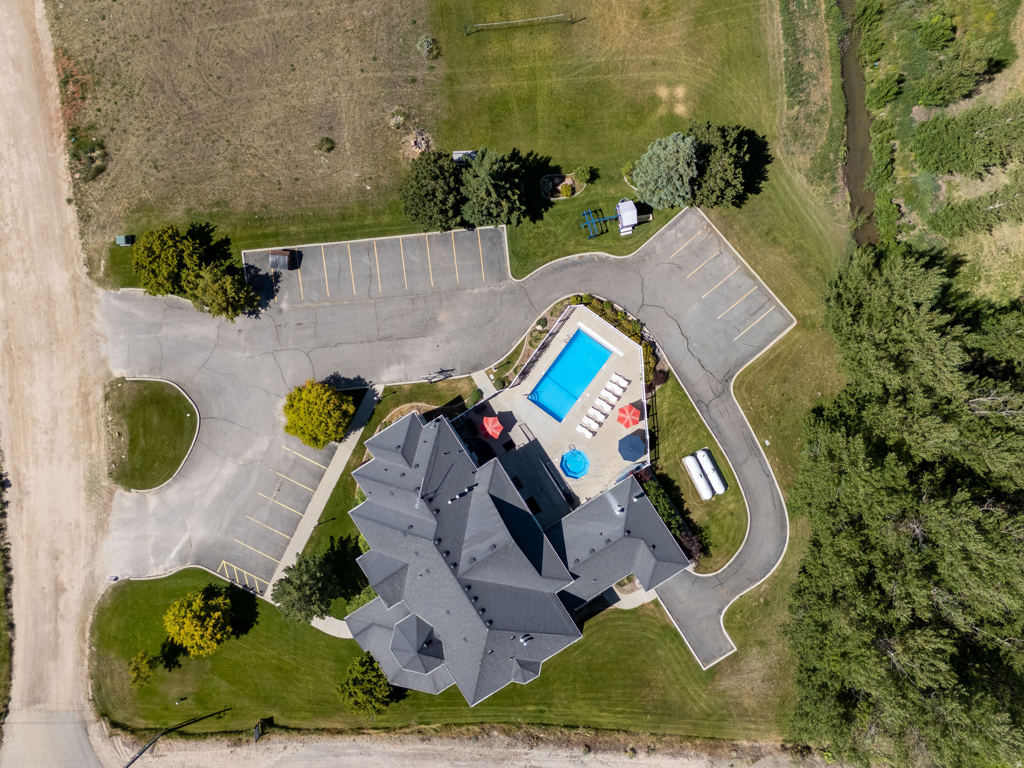 main property photo 31
