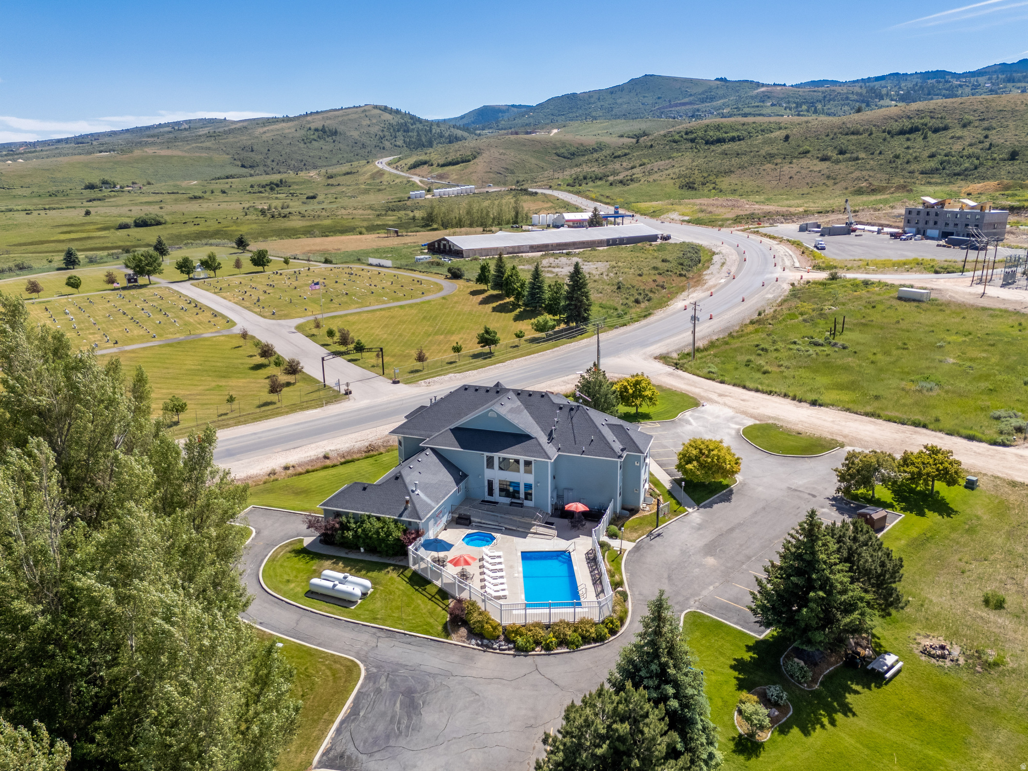 main property photo 35