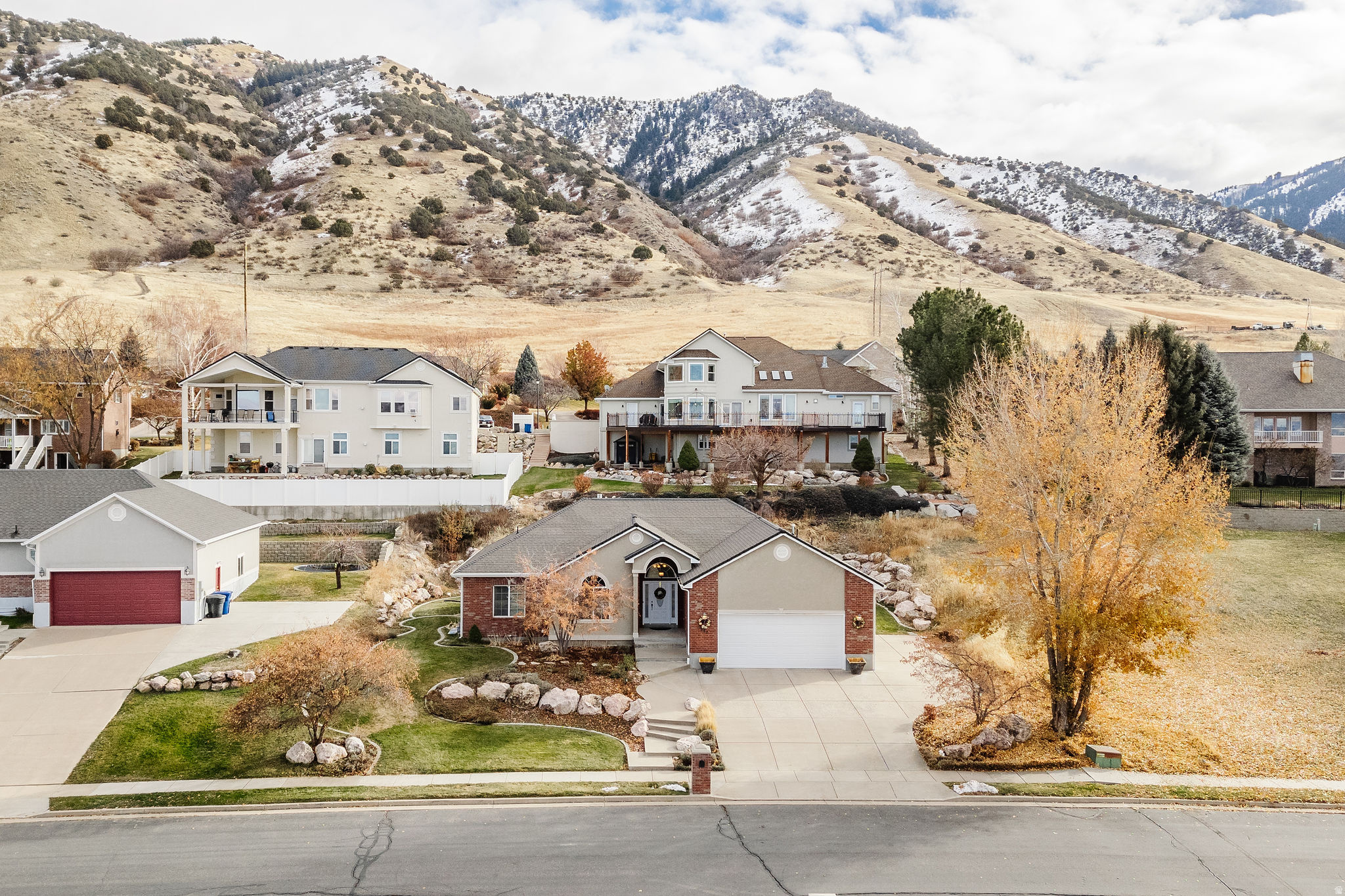 main property photo 9