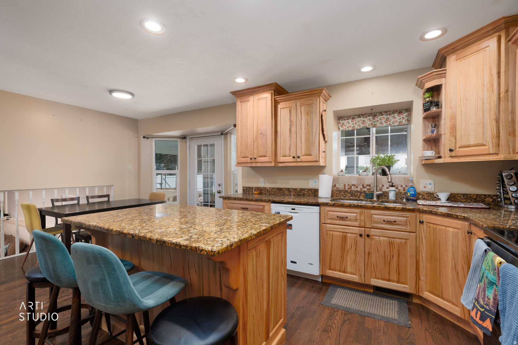 main property photo 8