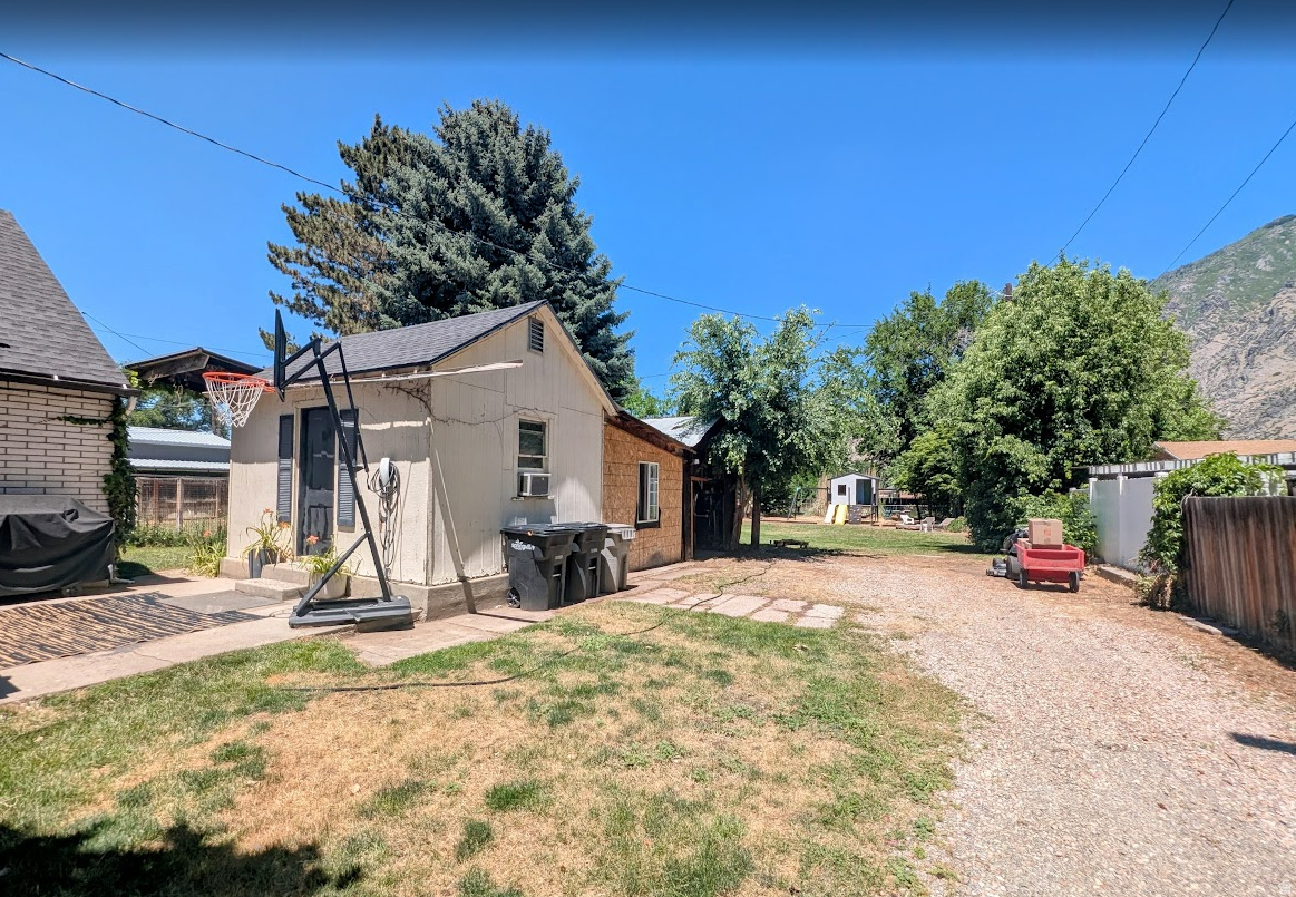 main property photo 27