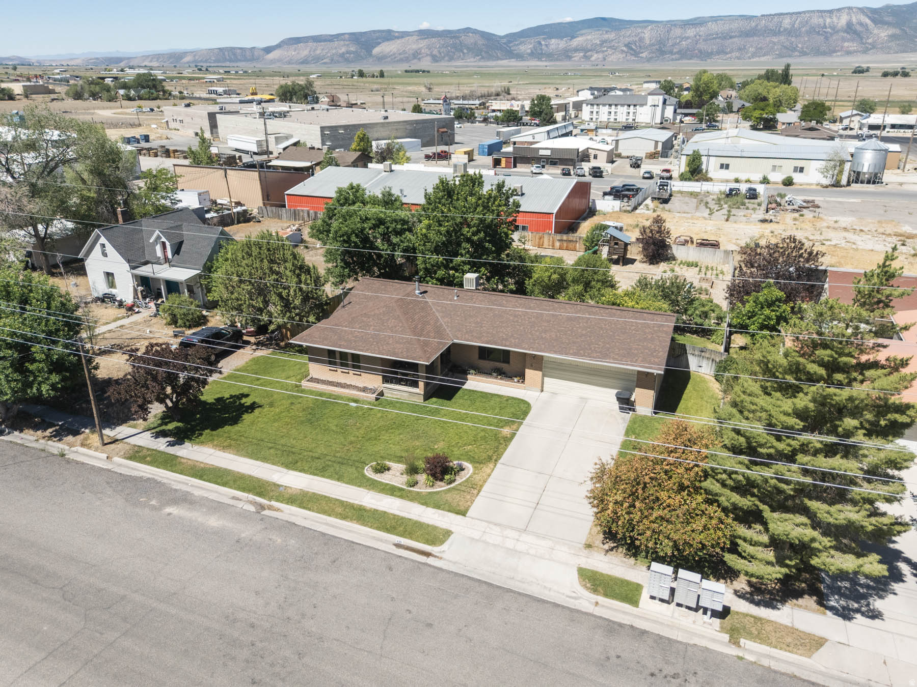 main property photo 39