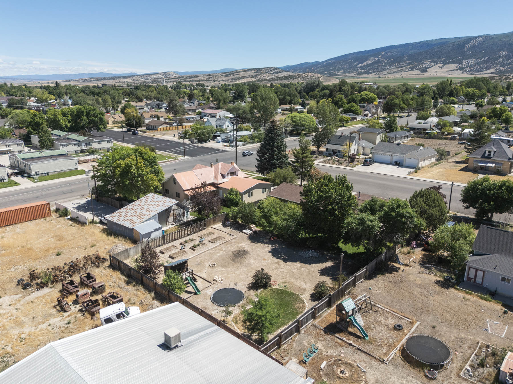 main property photo 41