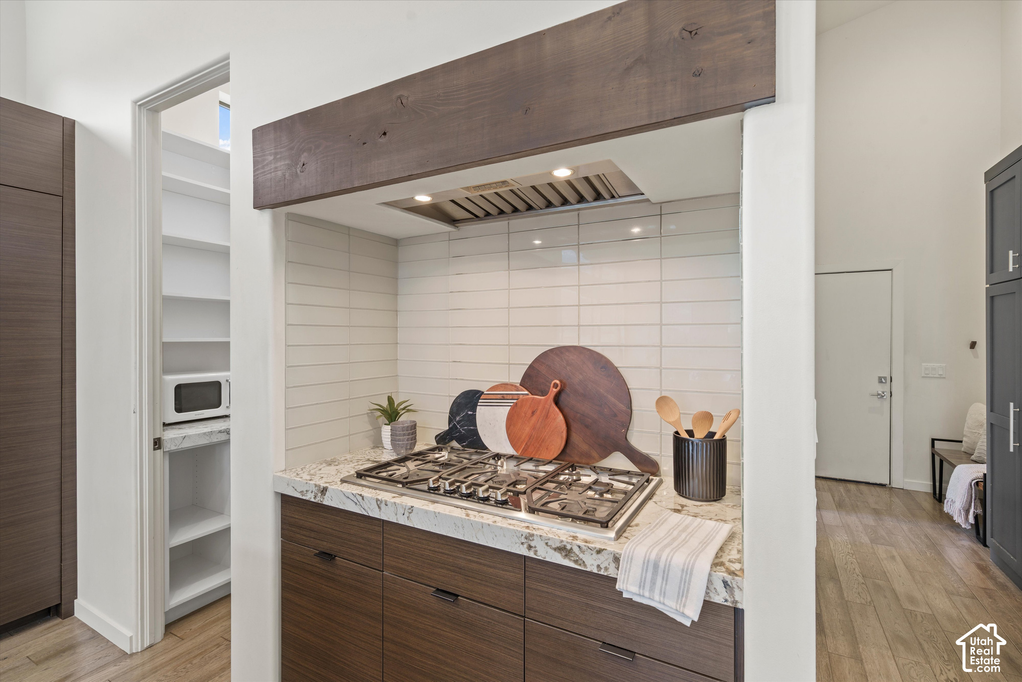main property photo 74