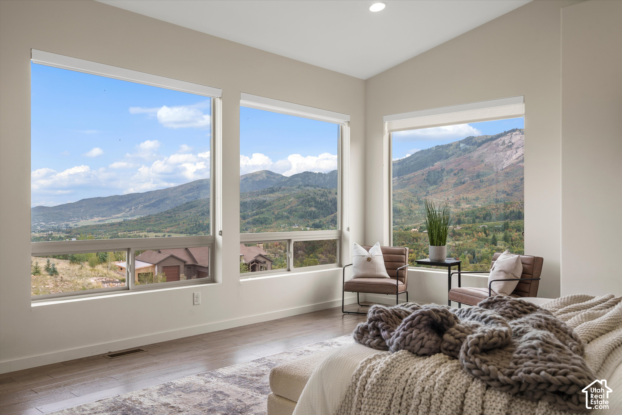 main property photo 78