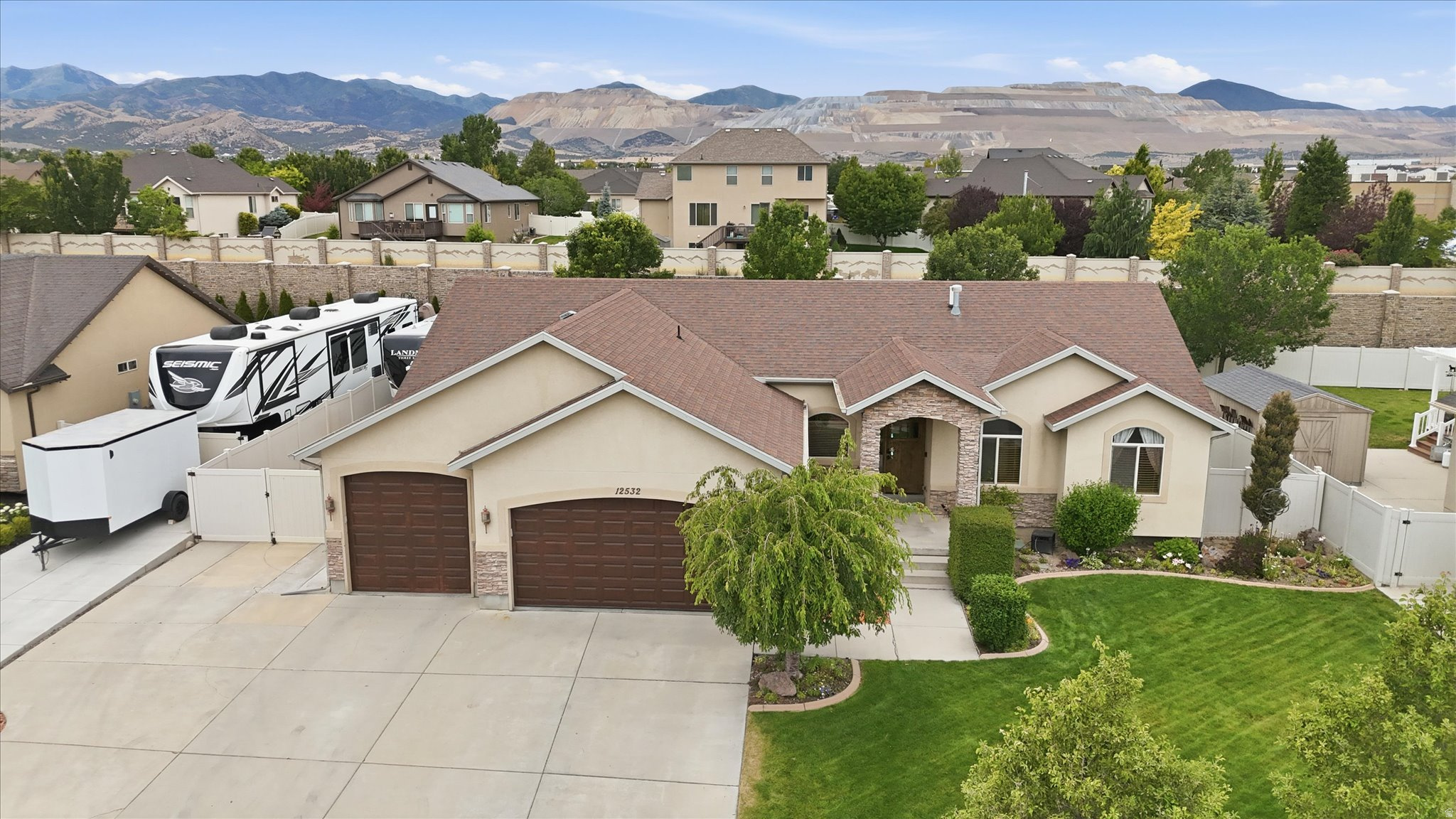 main property photo 79