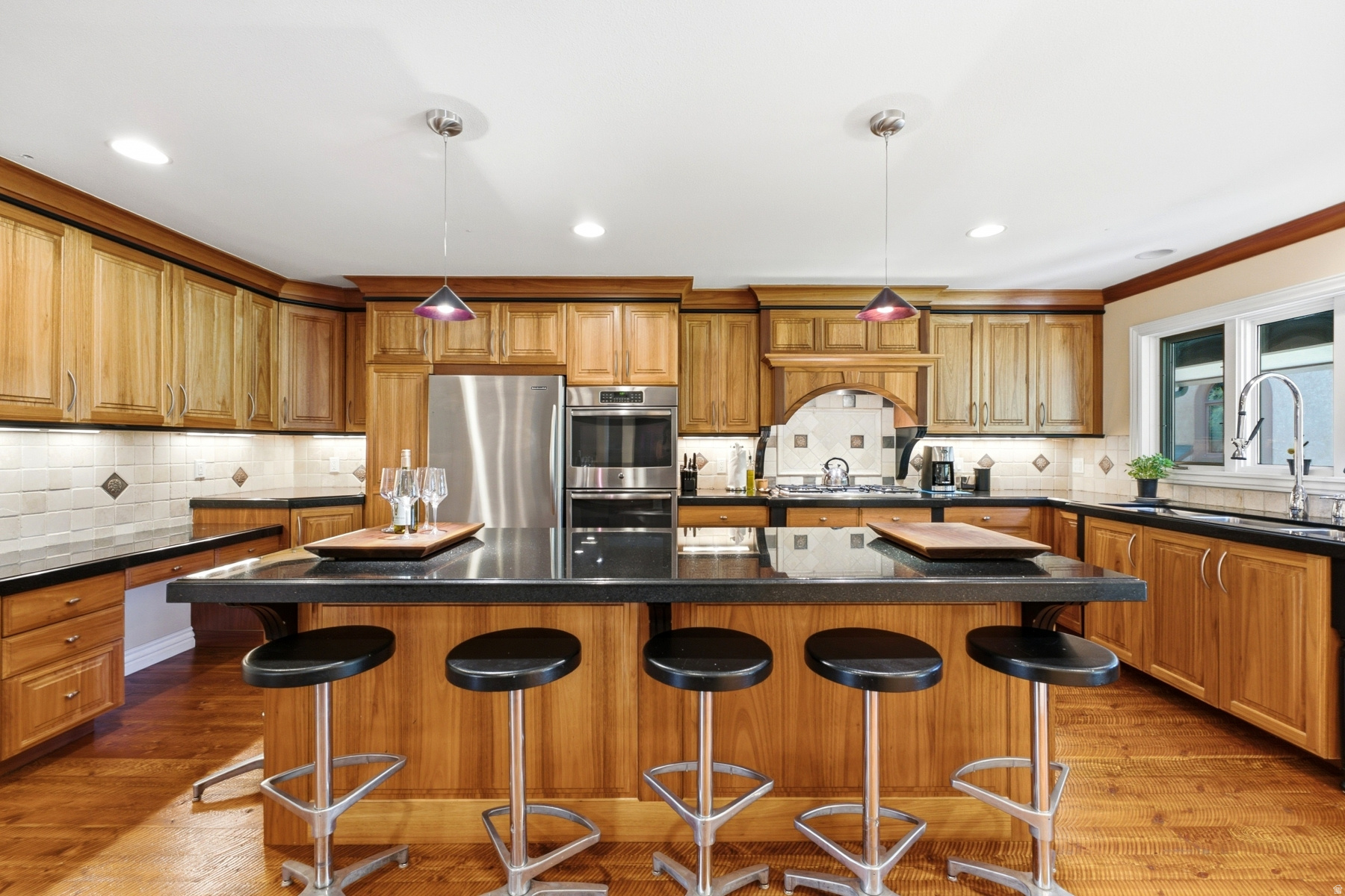 main property photo 13