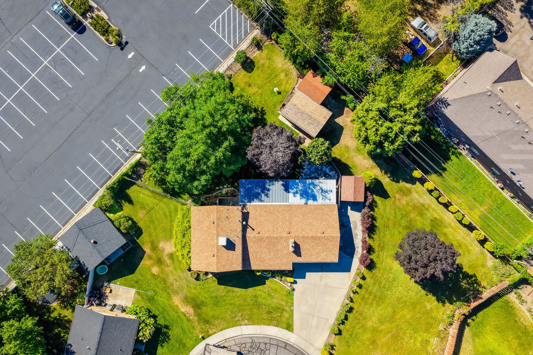 main property photo 37