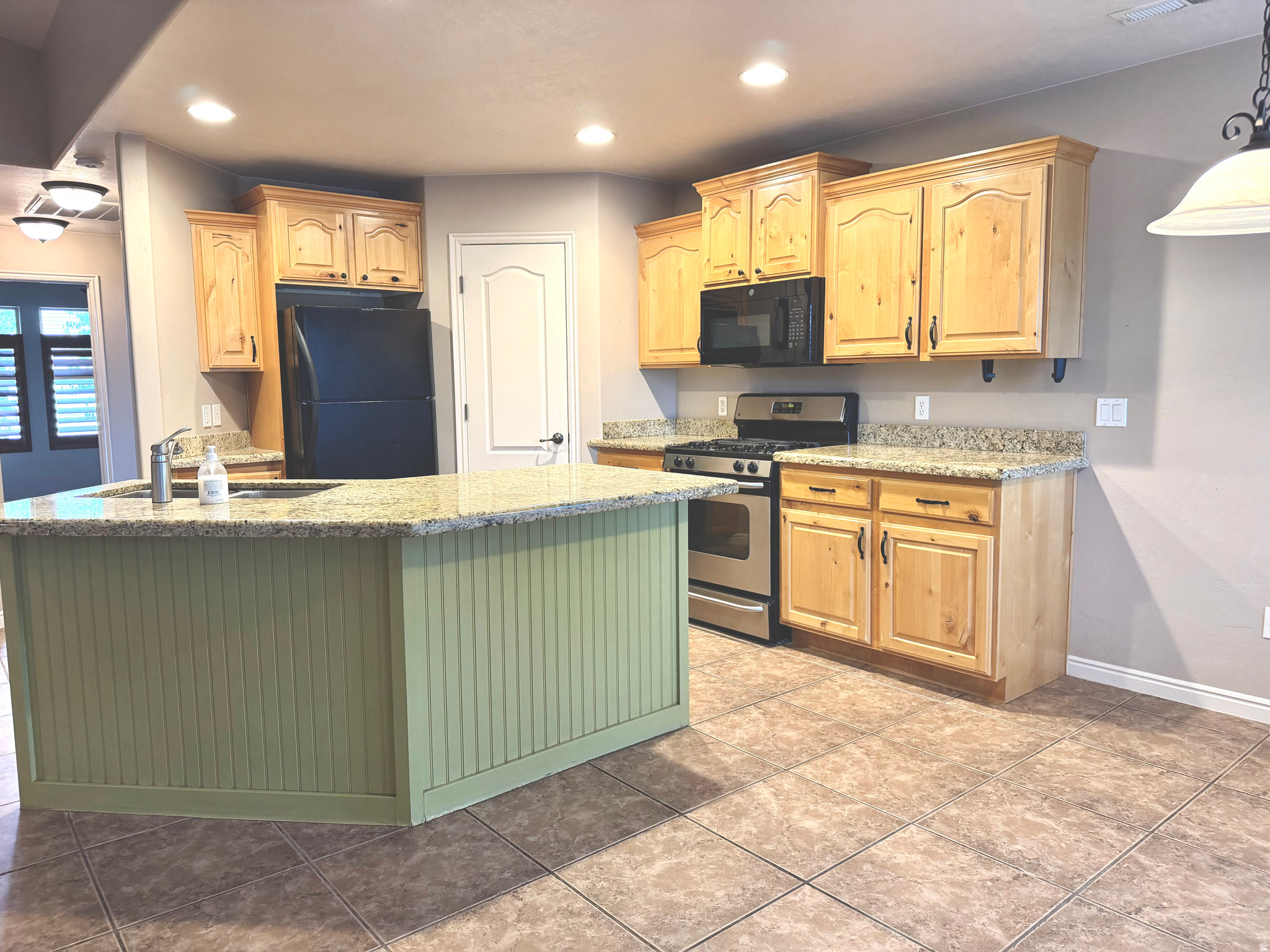 main property photo 9