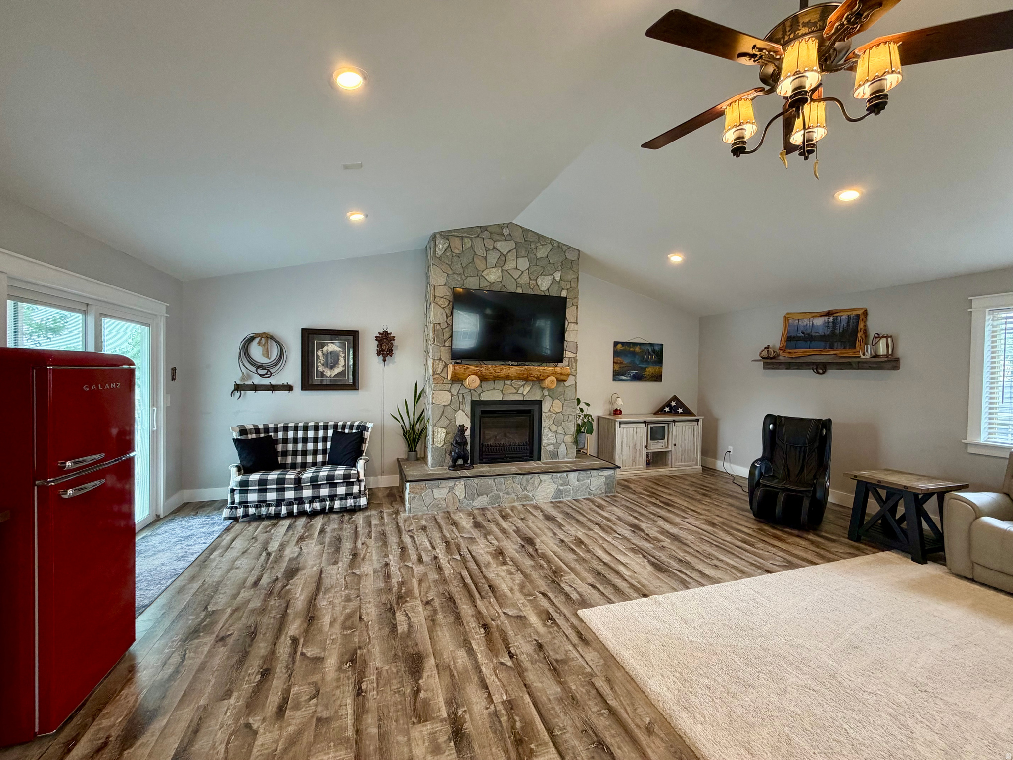 main property photo 59