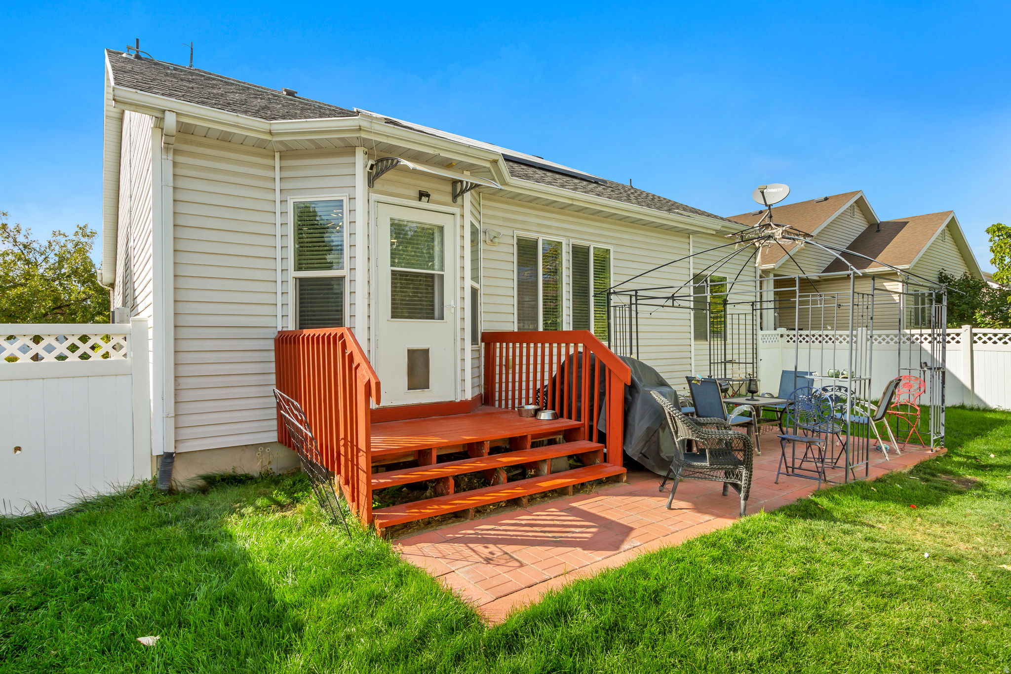 main property photo 17