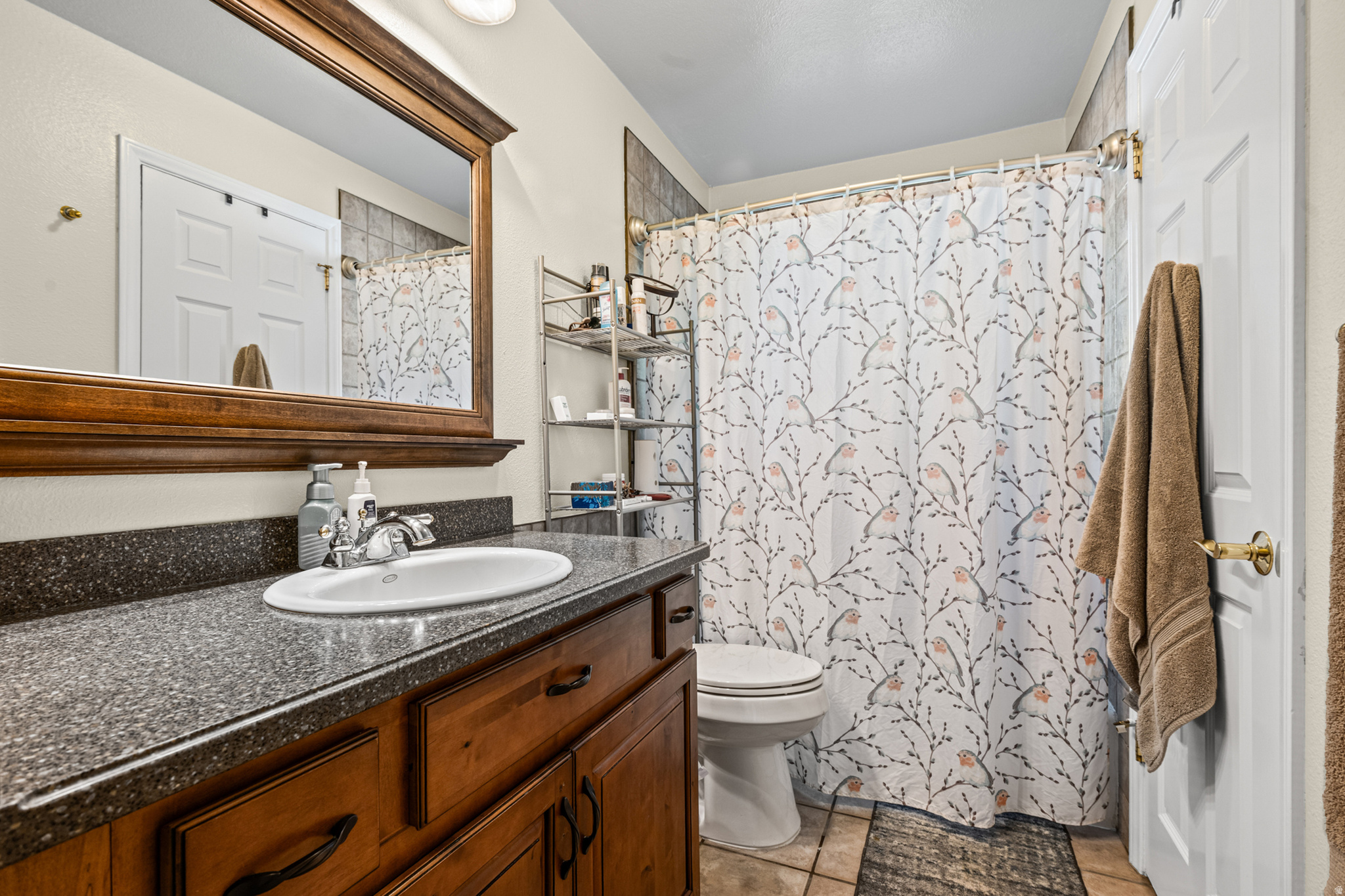 main property photo 16