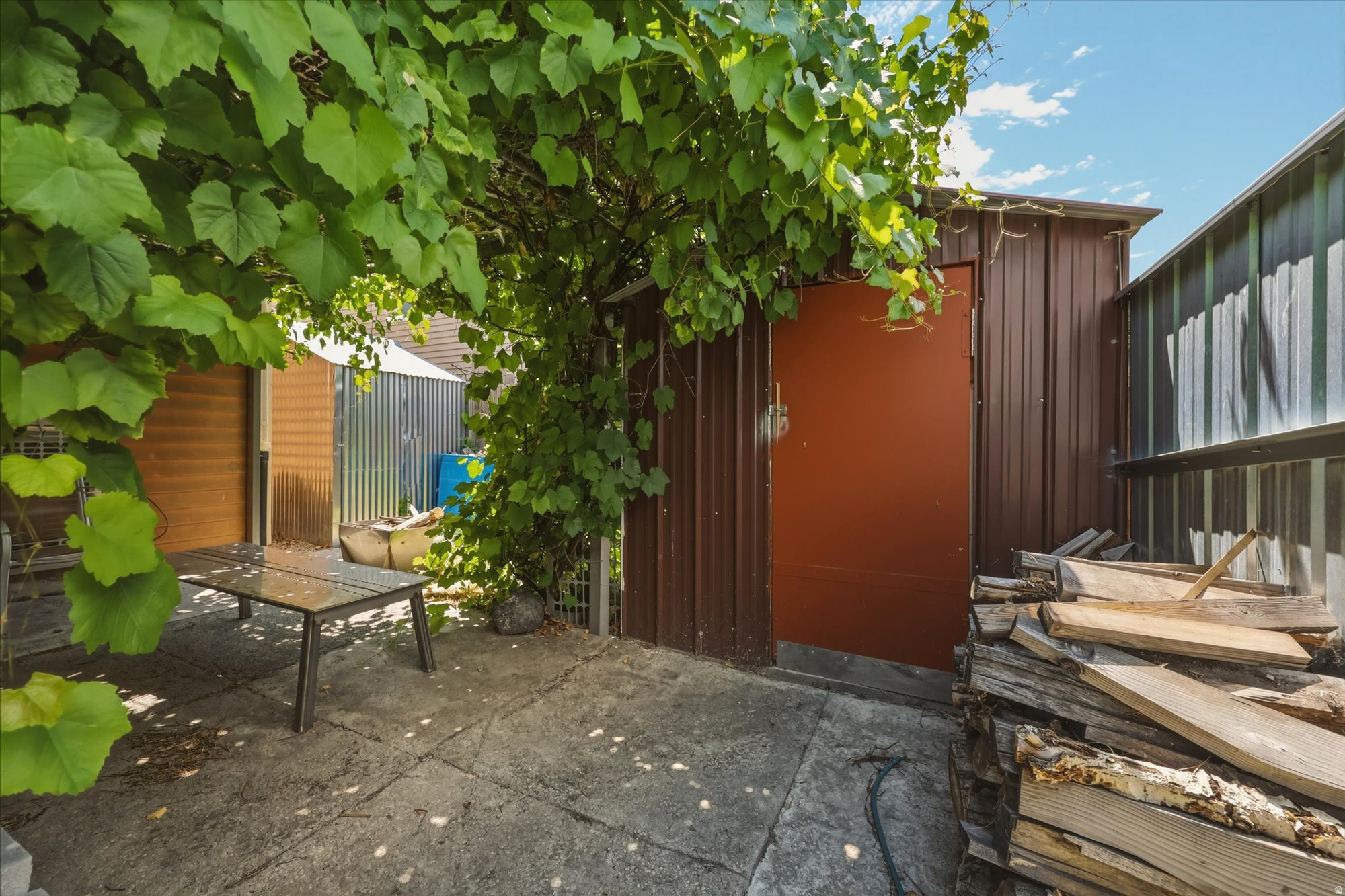 main property photo 29