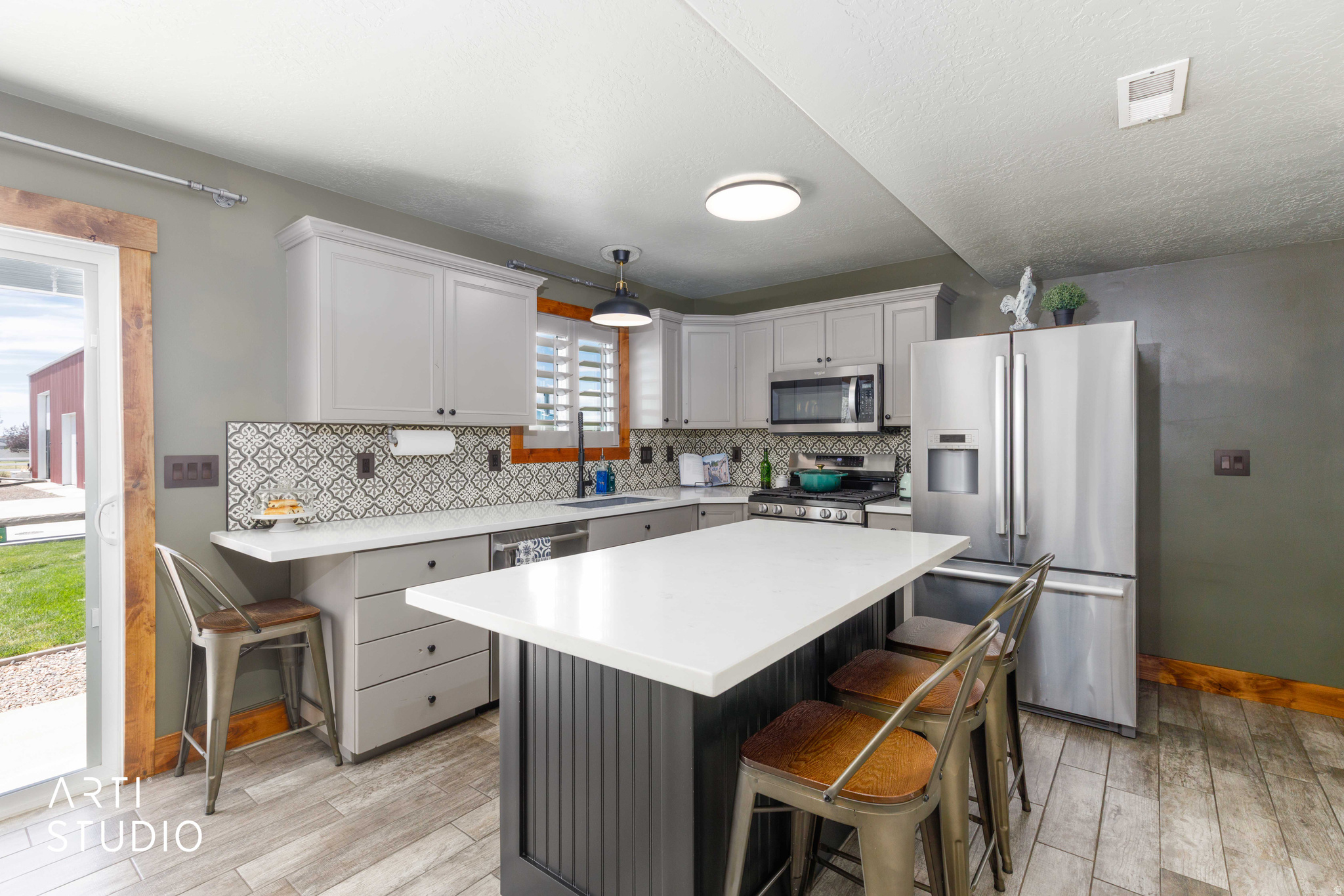 main property photo 7