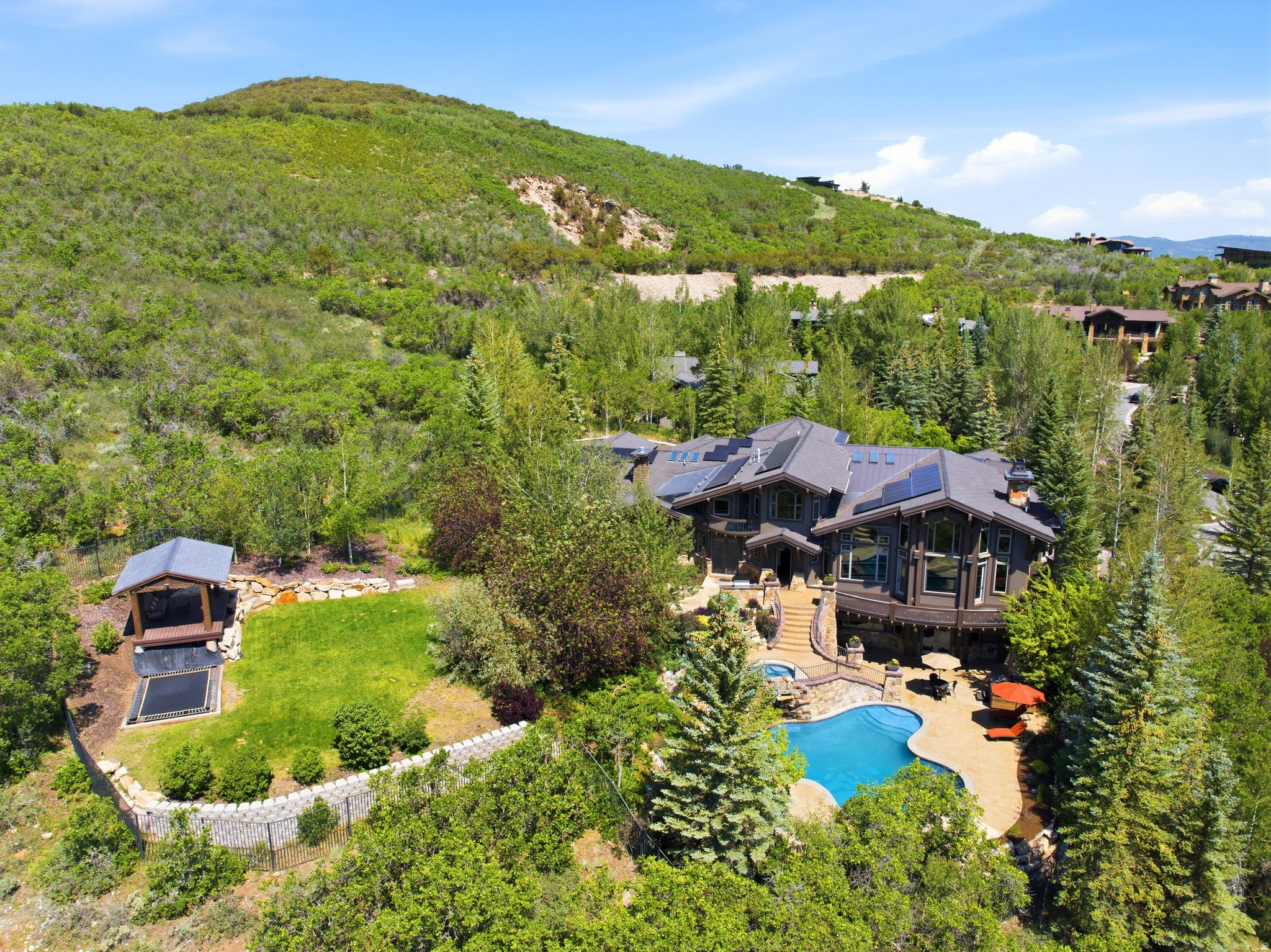 main property photo 5