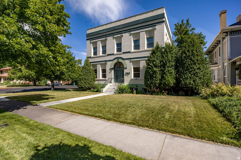 main property photo 1