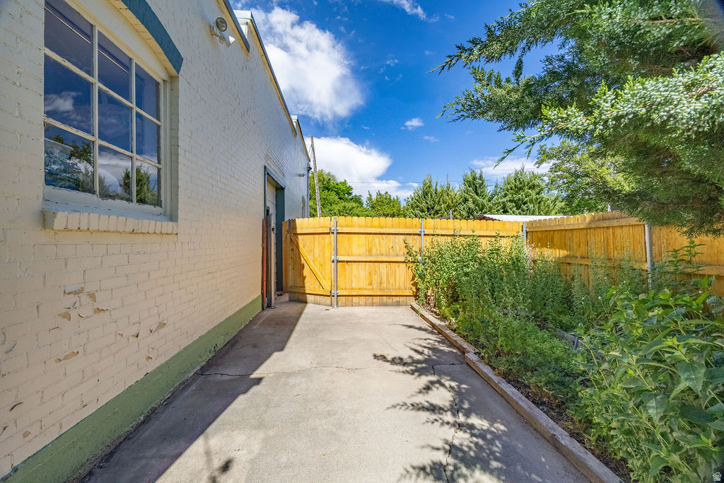main property photo 31