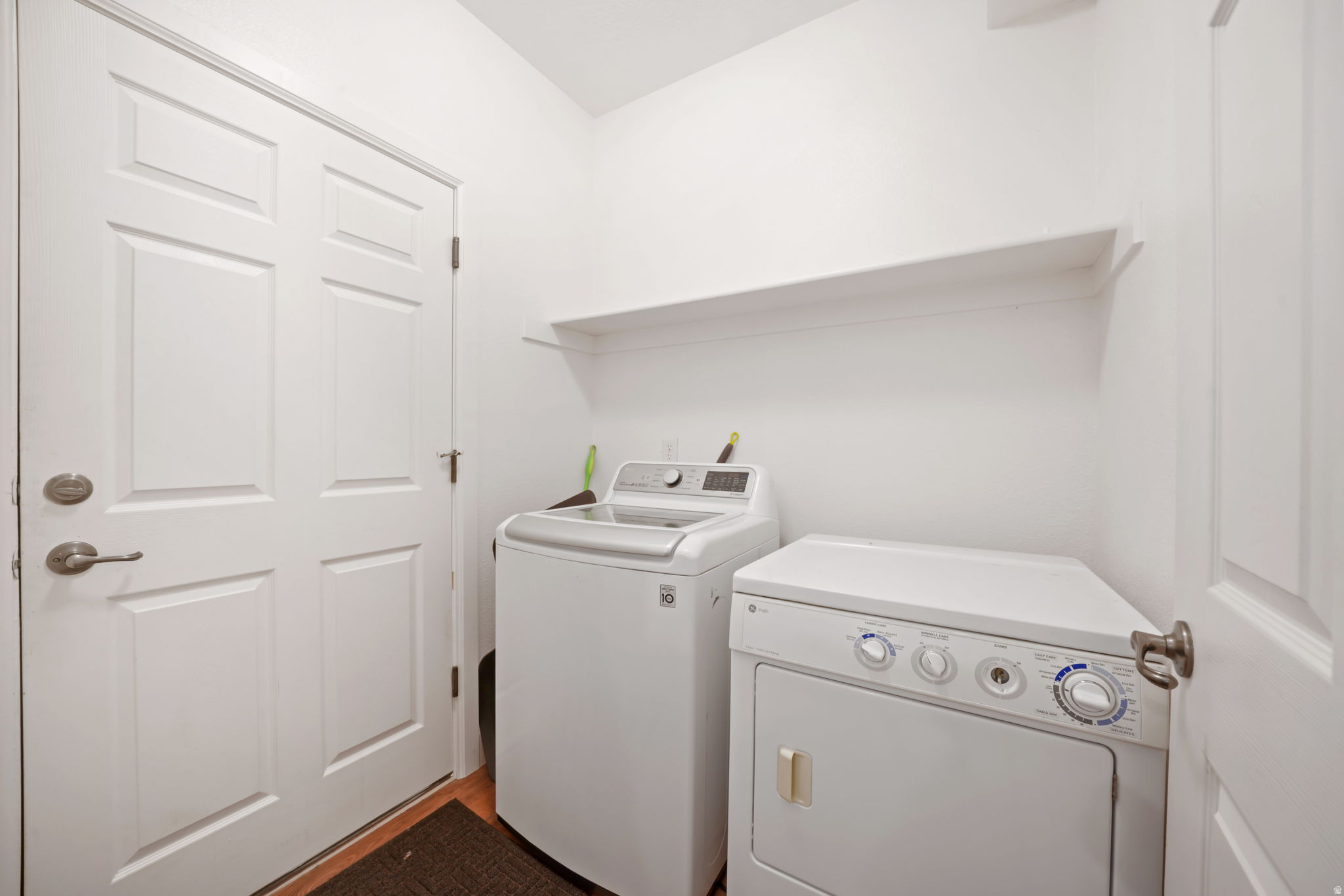 main property photo 17