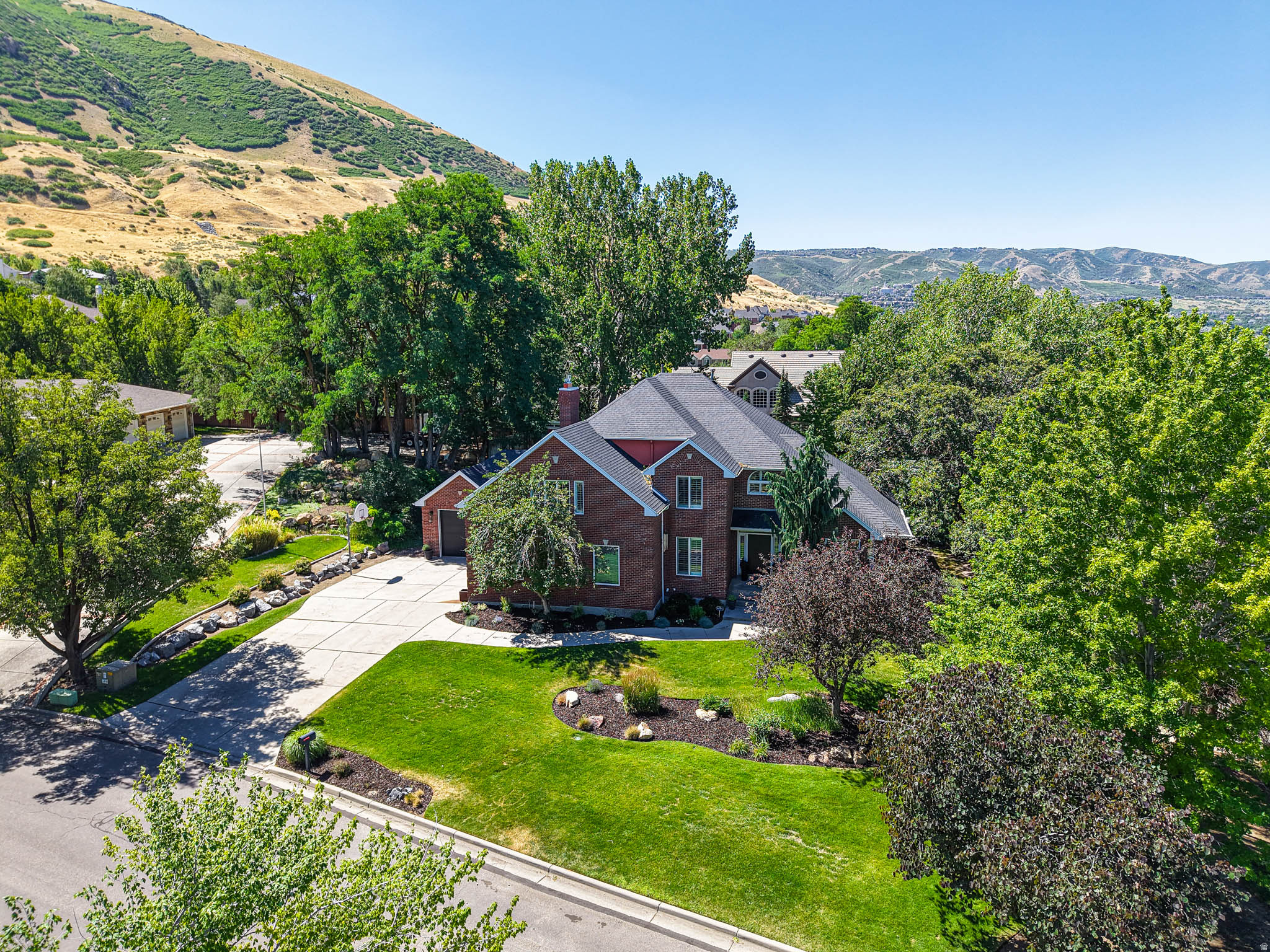 main property photo 19