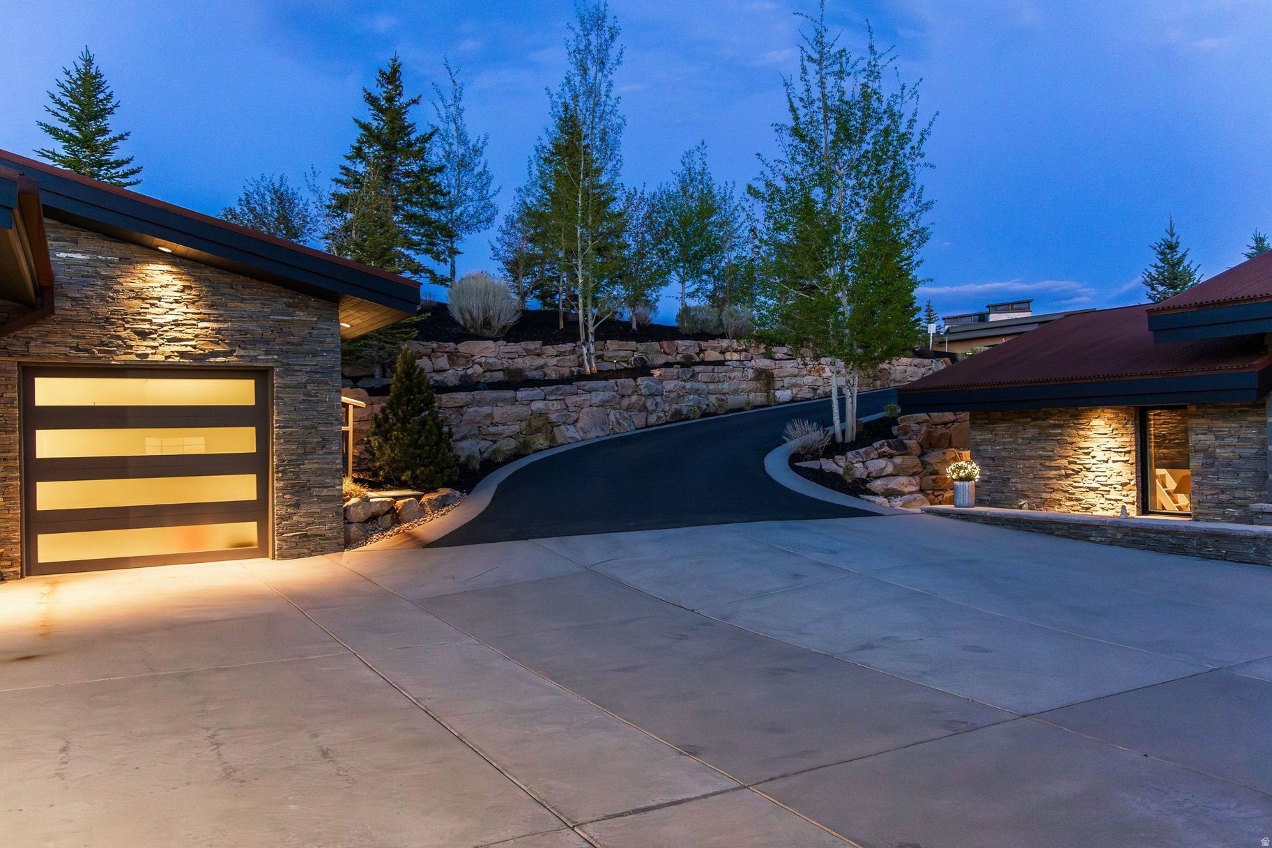 main property photo 70