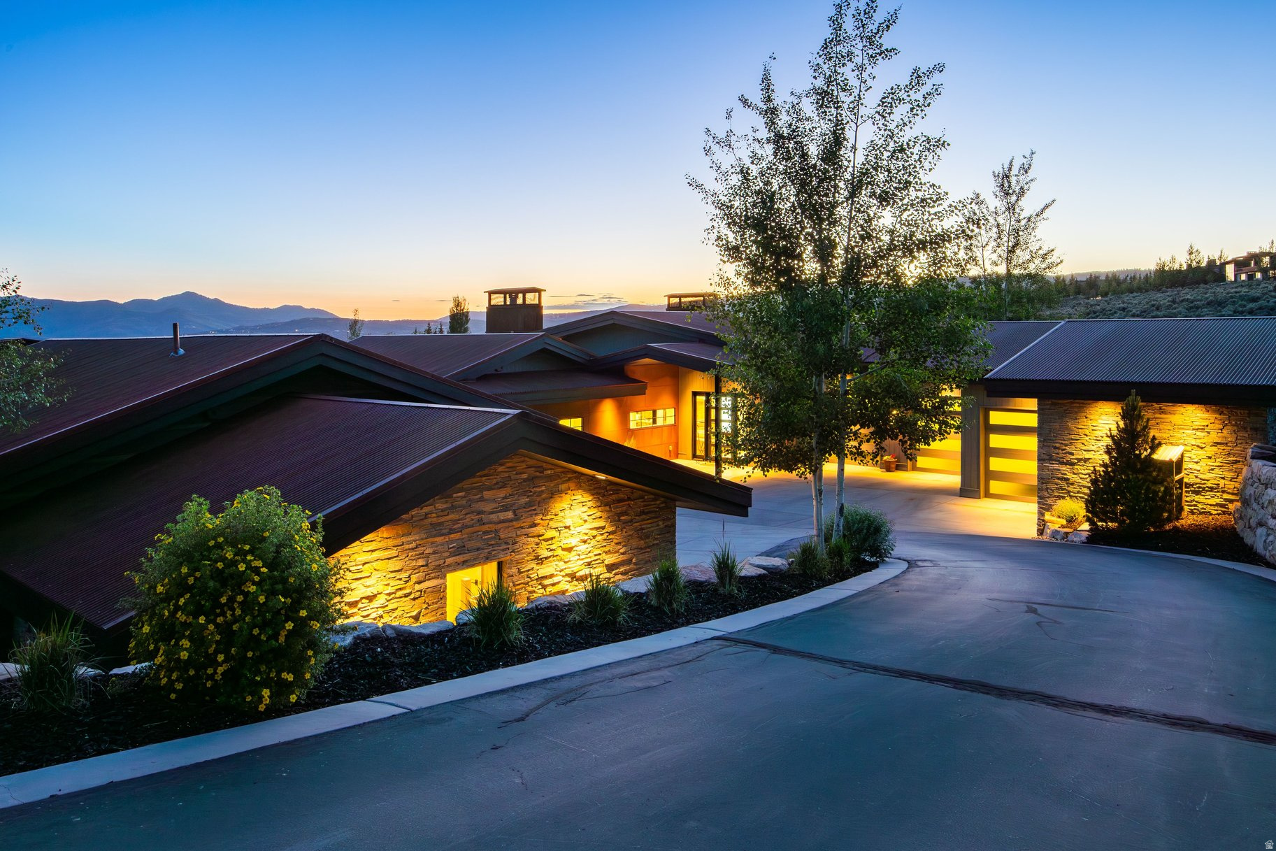 main property photo 99