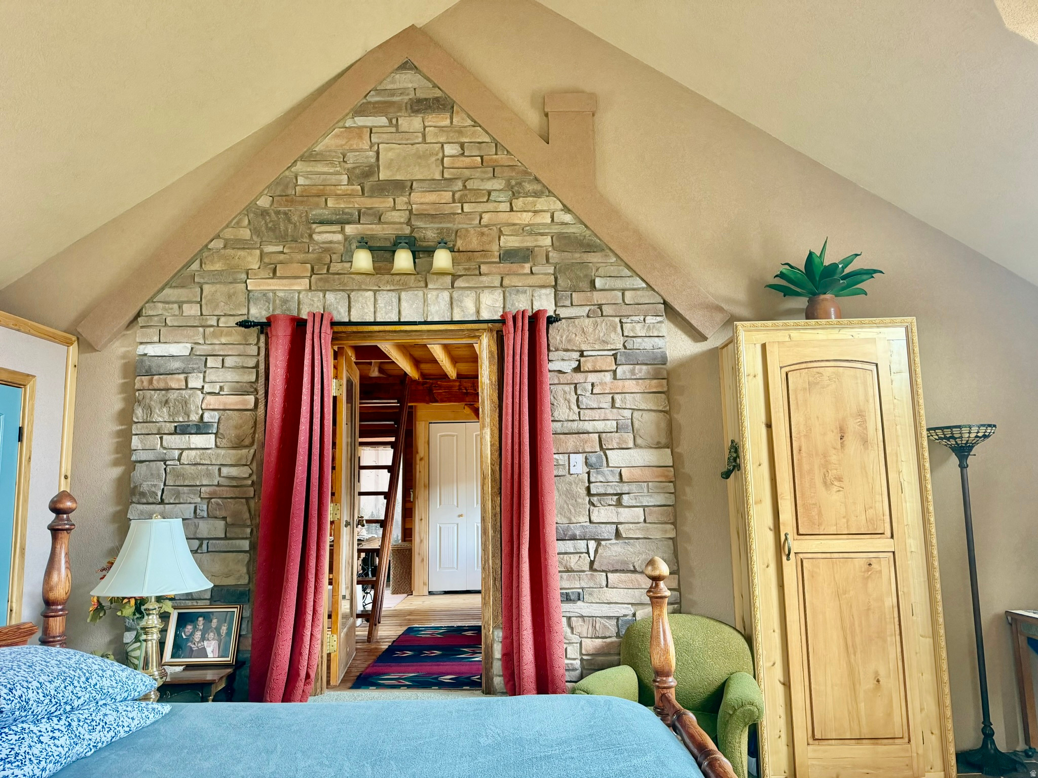 main property photo 39