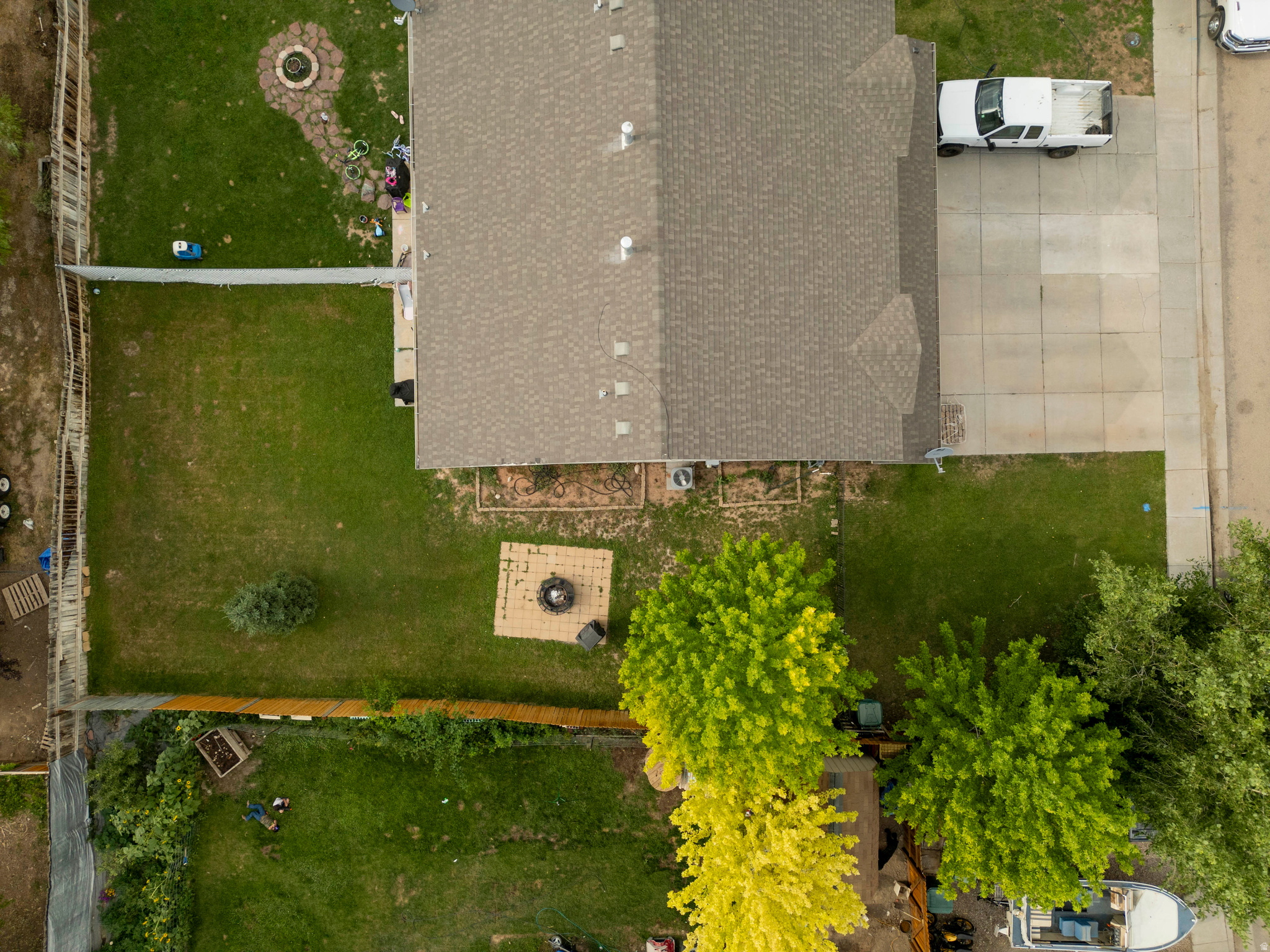 main property photo 33