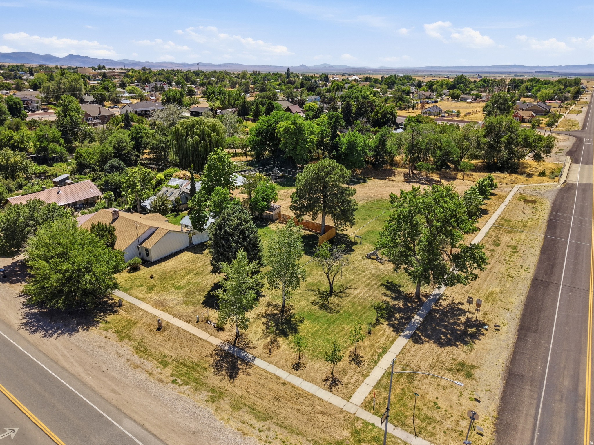 main property photo 13