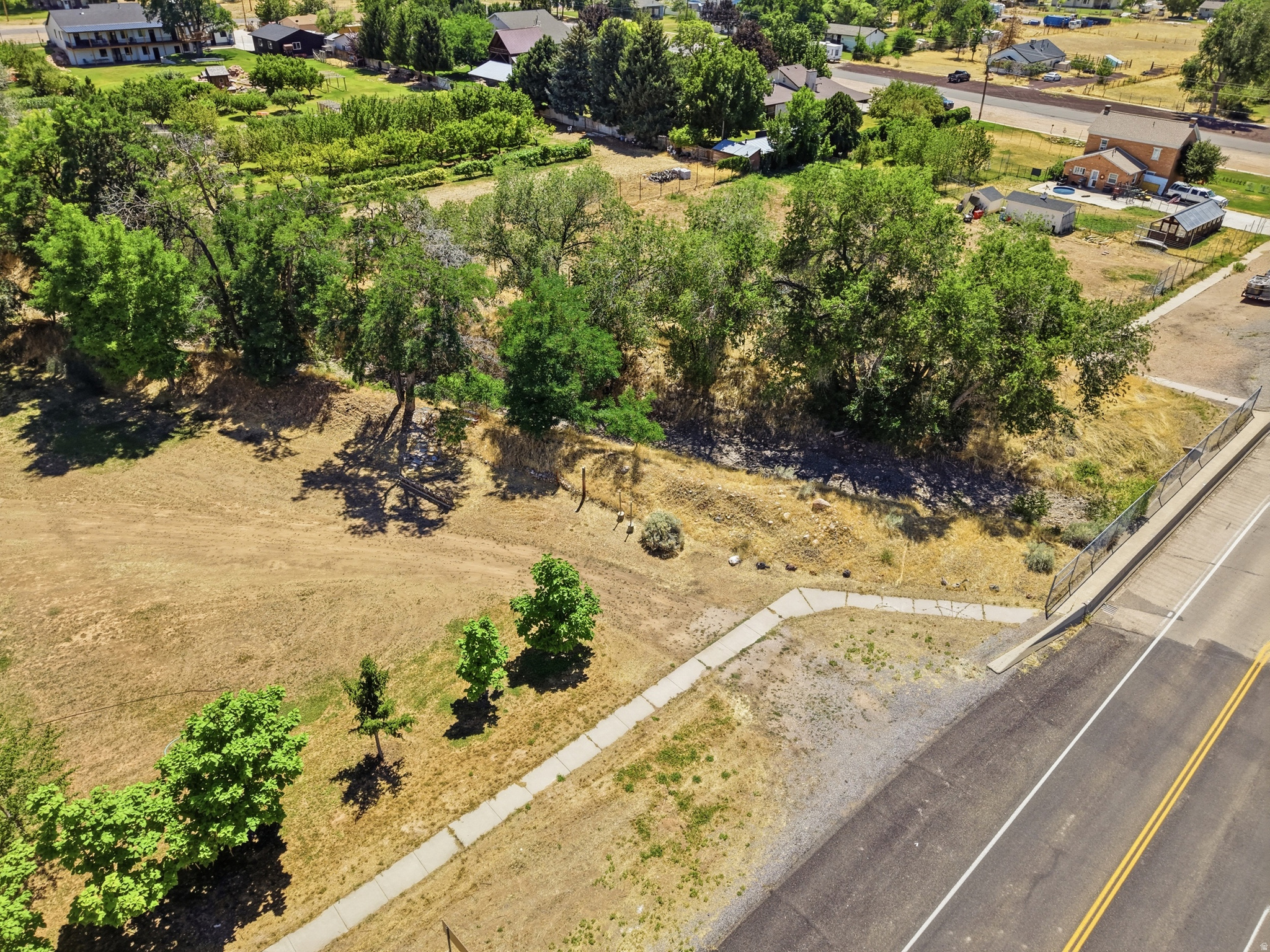 main property photo 36