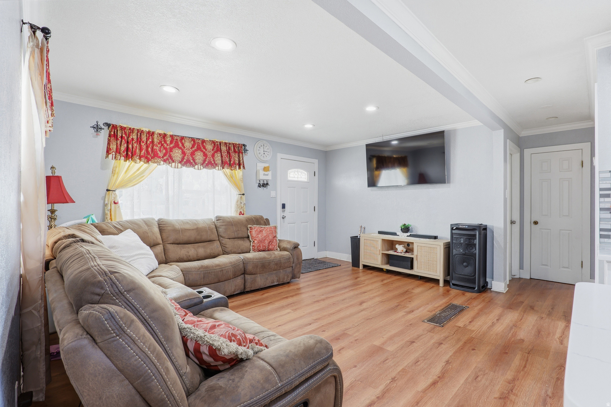 main property photo 6
