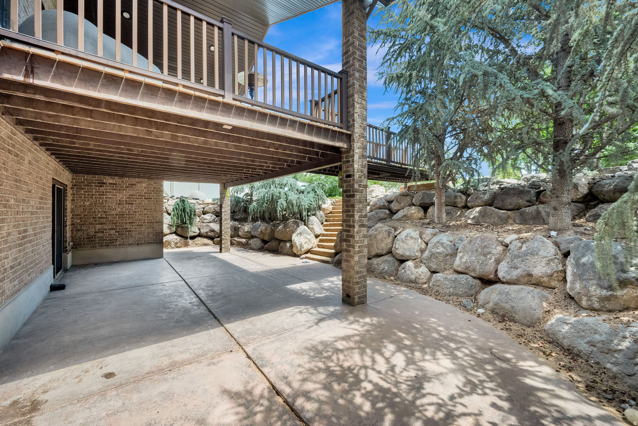 main property photo 27