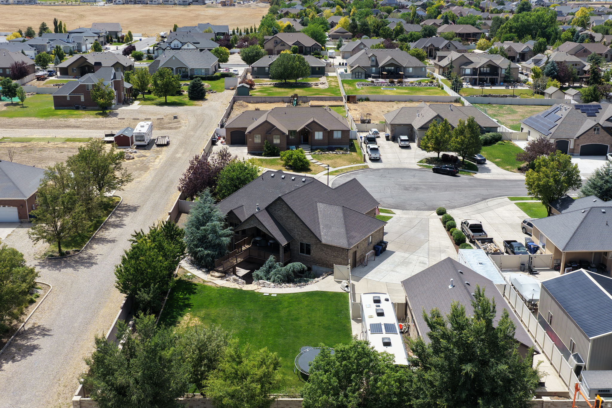 main property photo 37
