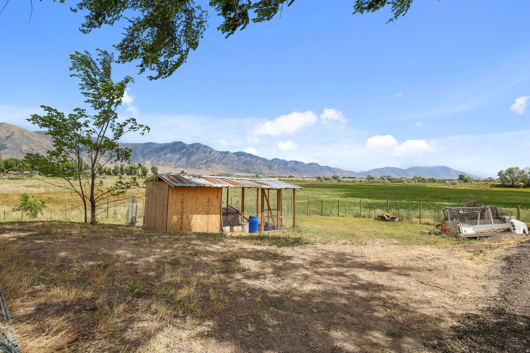main property photo 28