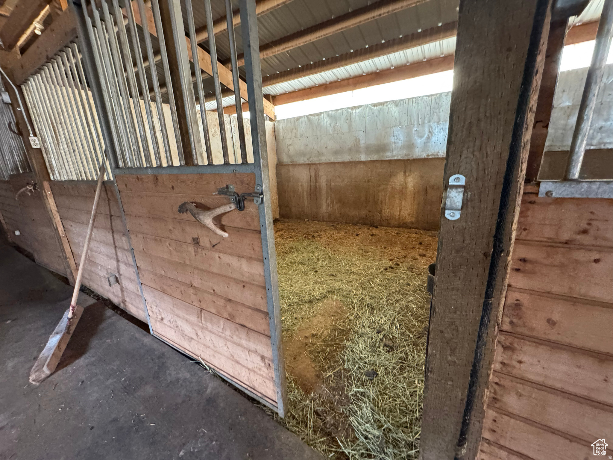 main property photo 40