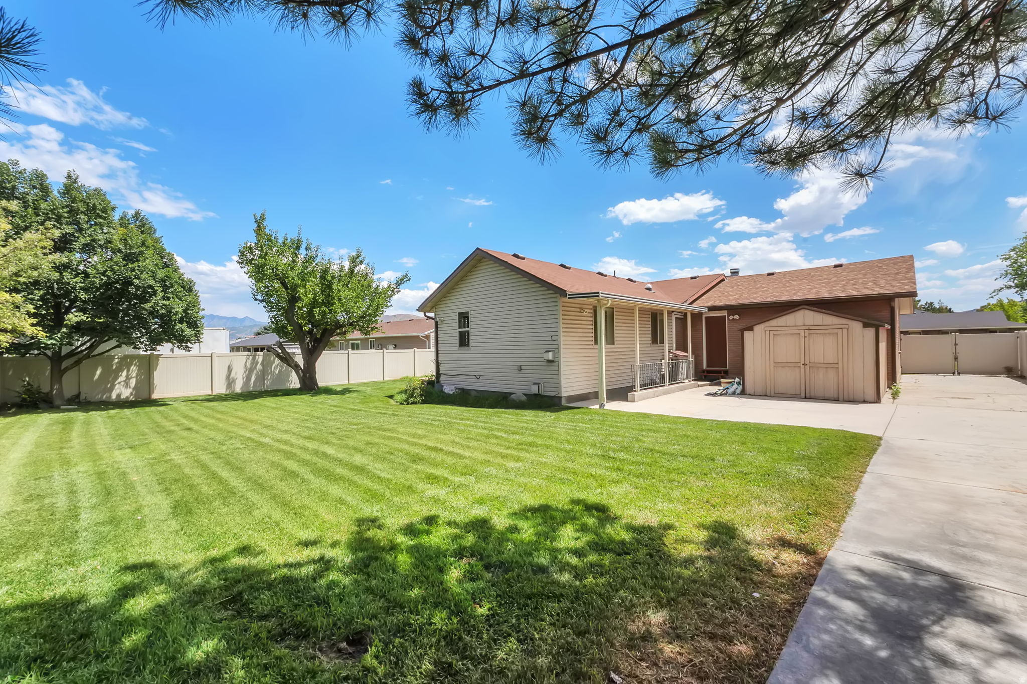 main property photo 36