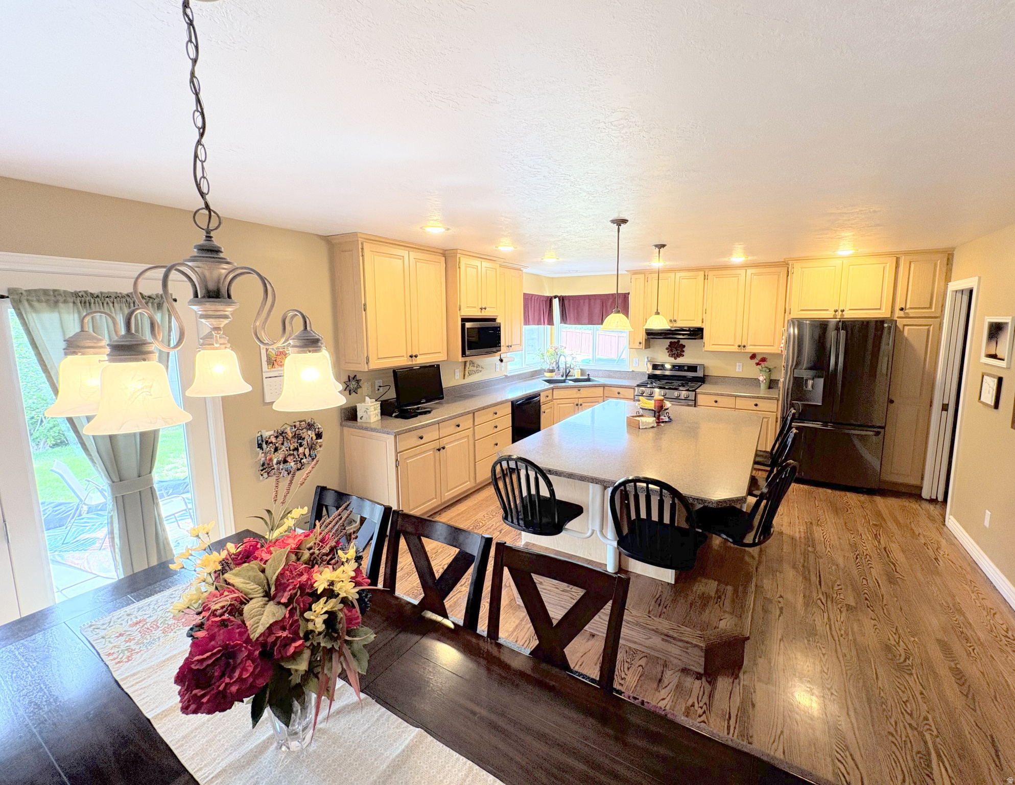 main property photo 7