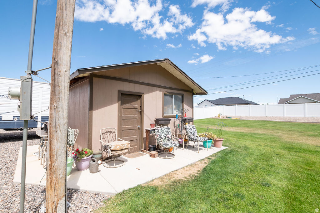 main property photo 11