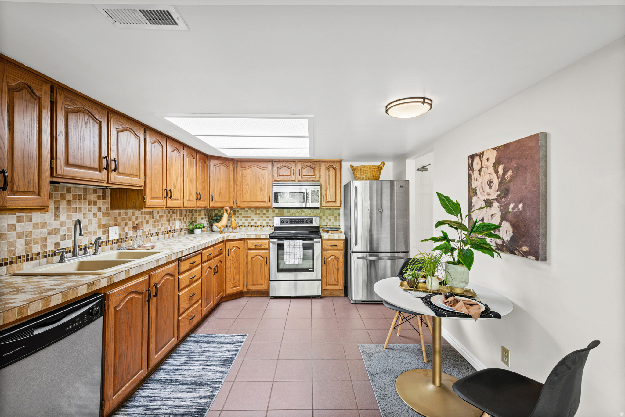 main property photo 5