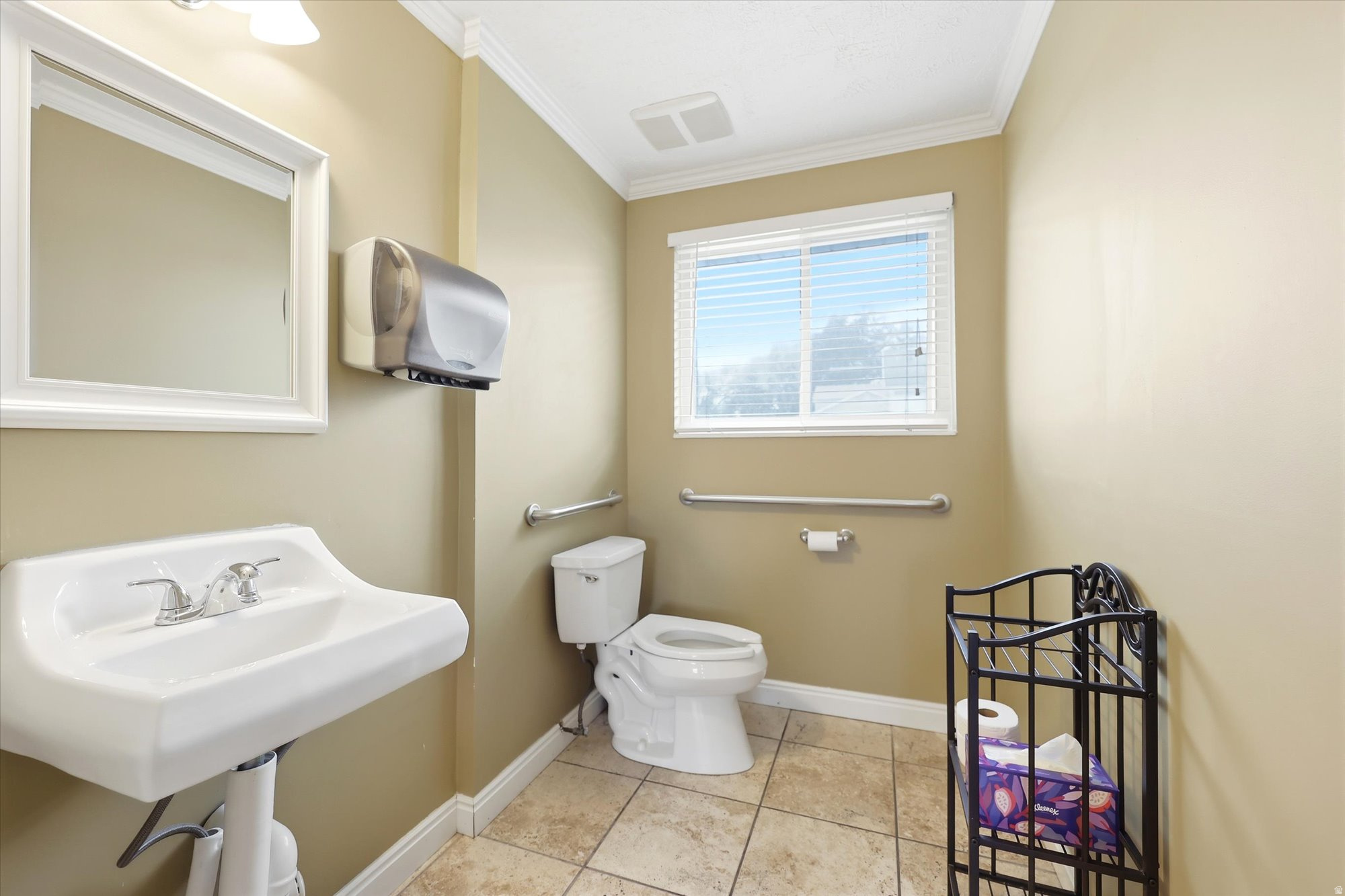 main property photo 19