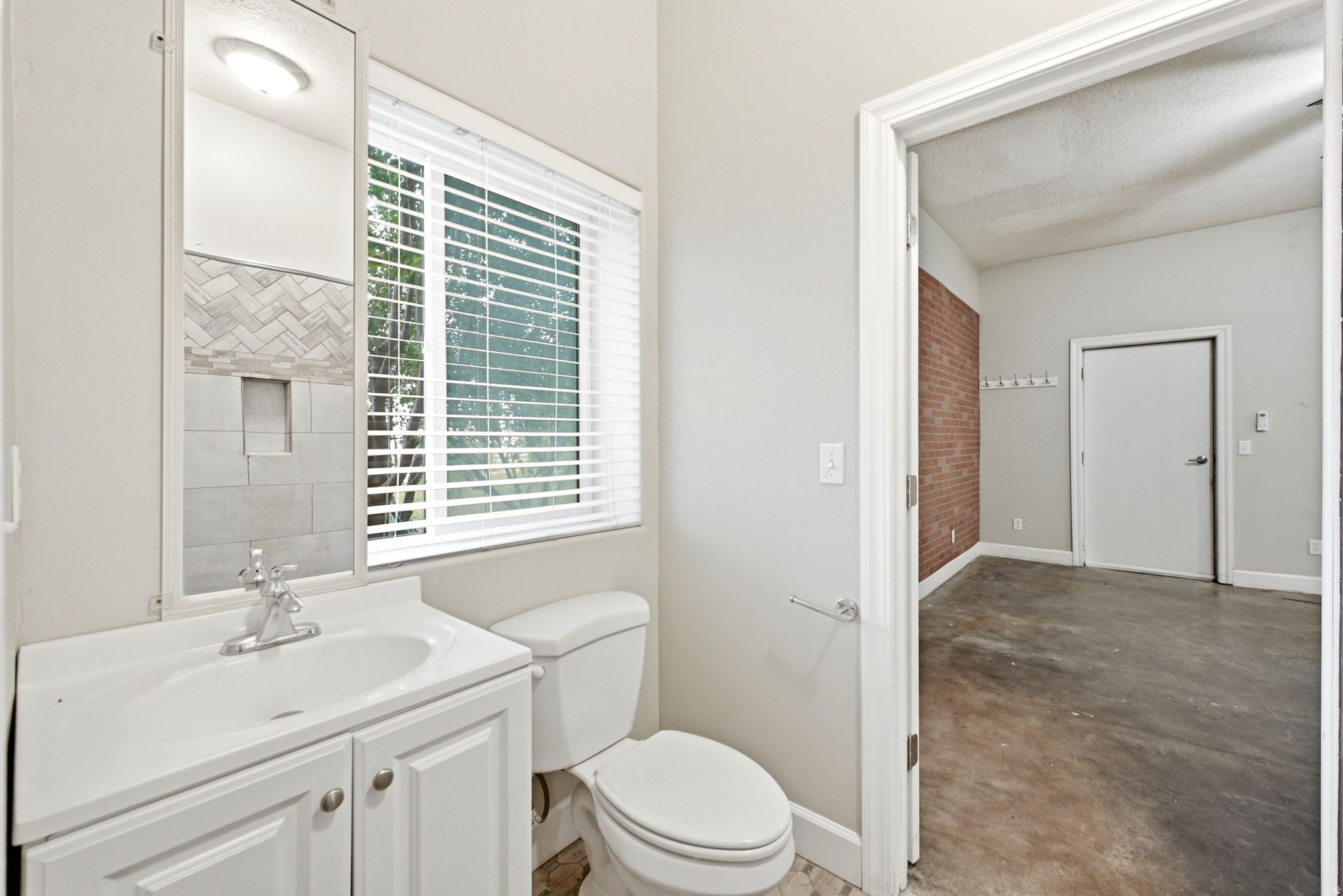 main property photo 75